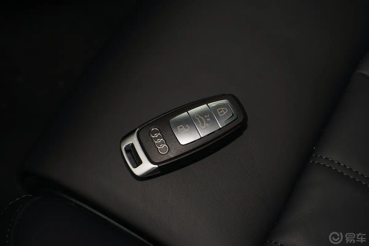 奥迪A8Plus A8L 50 TFSI quattro 舒适型钥匙正面