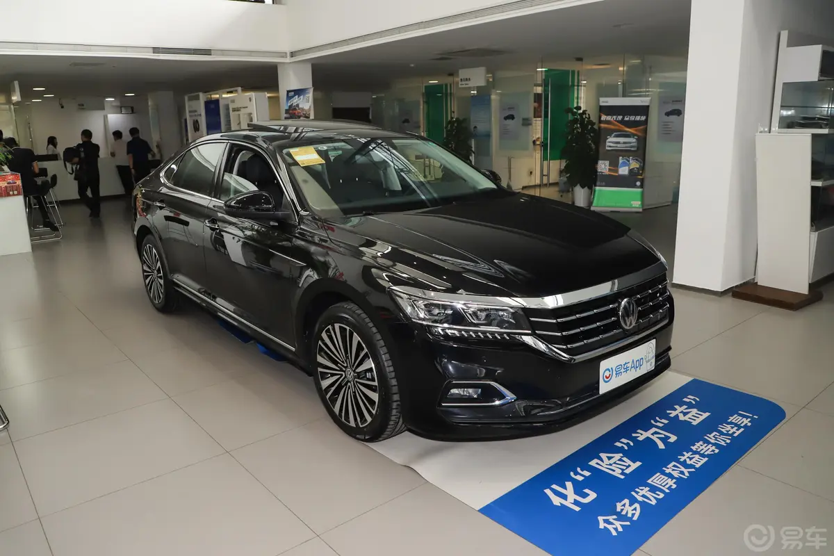 帕萨特330TSI 双离合 尊贵版 国VI车辆信息铭牌