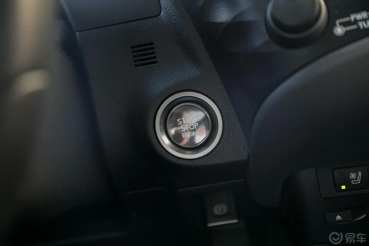 雷克萨斯ES200 豪华版 国VI钥匙孔或一键启动按键