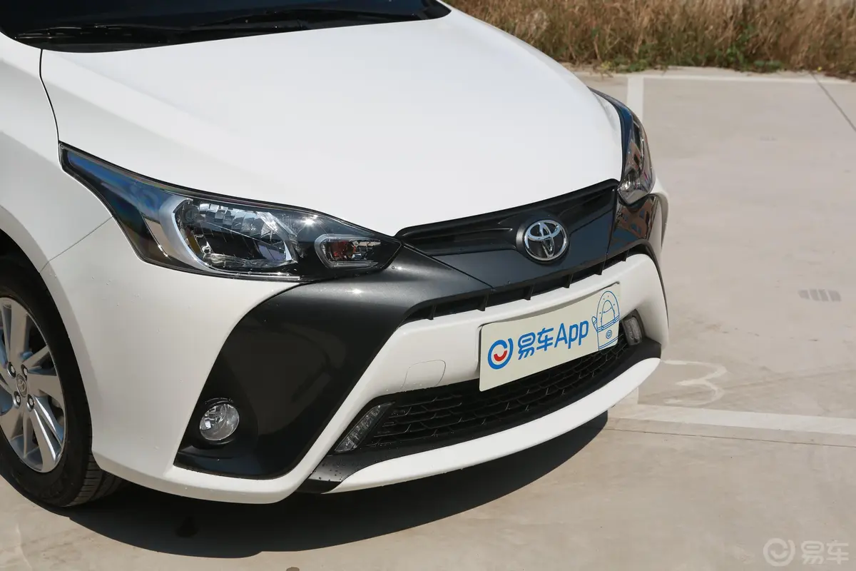 YARiS L 致炫1.5G CVT 炫动版 国Ⅵ前格栅侧俯拍