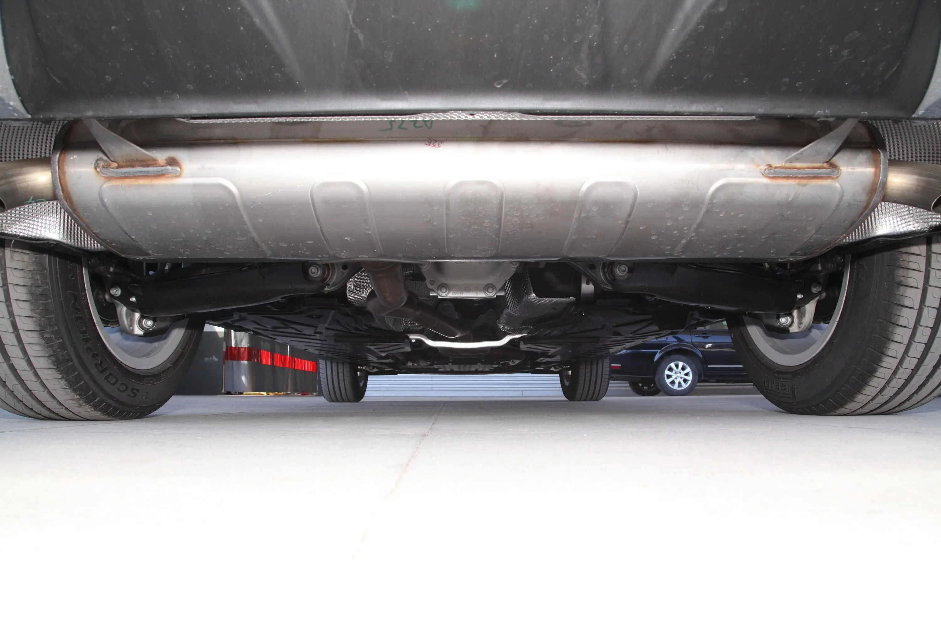 奔驰GLCGLC 260 L 4MATIC 动感型后悬架整体