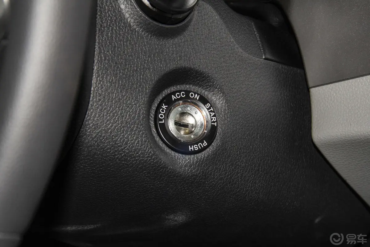 瑞风M4商旅系列 1.9T 手动 商务型 柴油 国V钥匙孔或一键启动按键