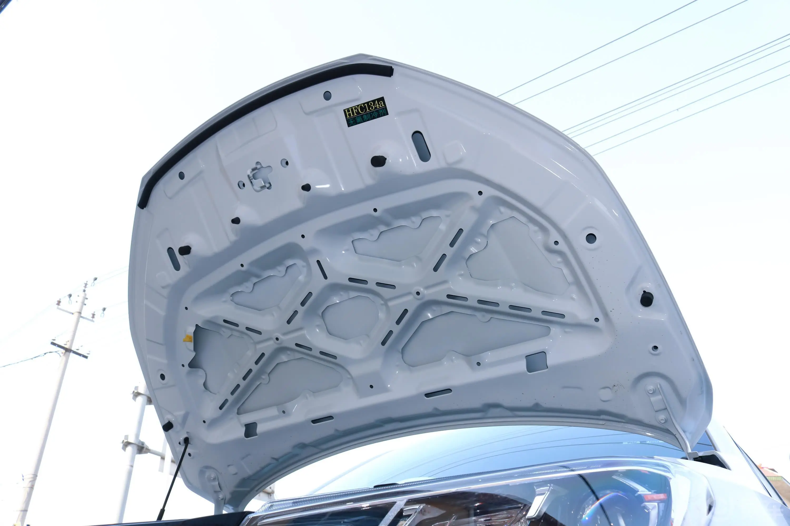 长安欧尚科赛31.5L 手动 潮尚型发动机舱盖内侧