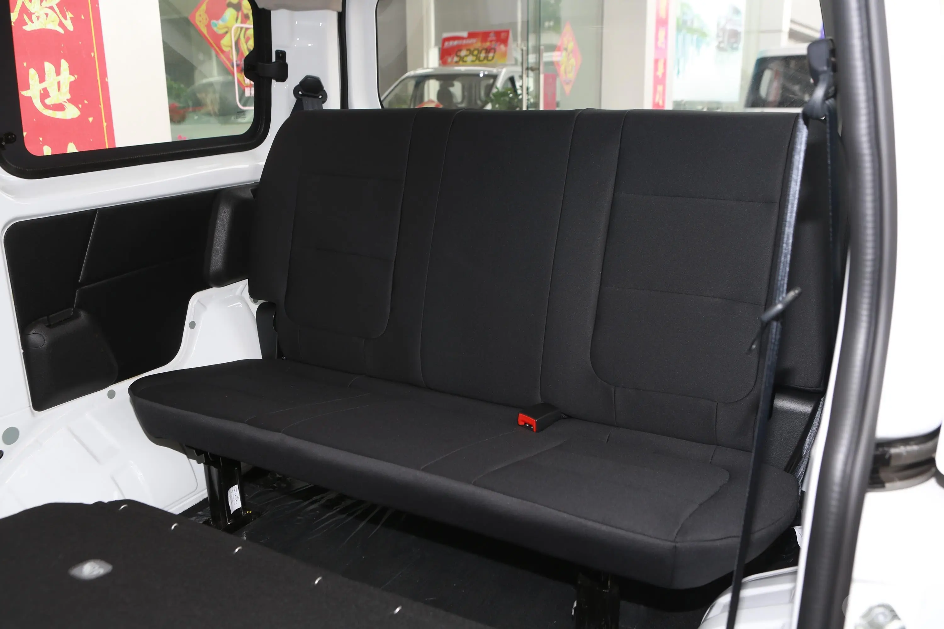 欧诺S欧诺S 1.5L 手动 基本版 国VI第三排座椅