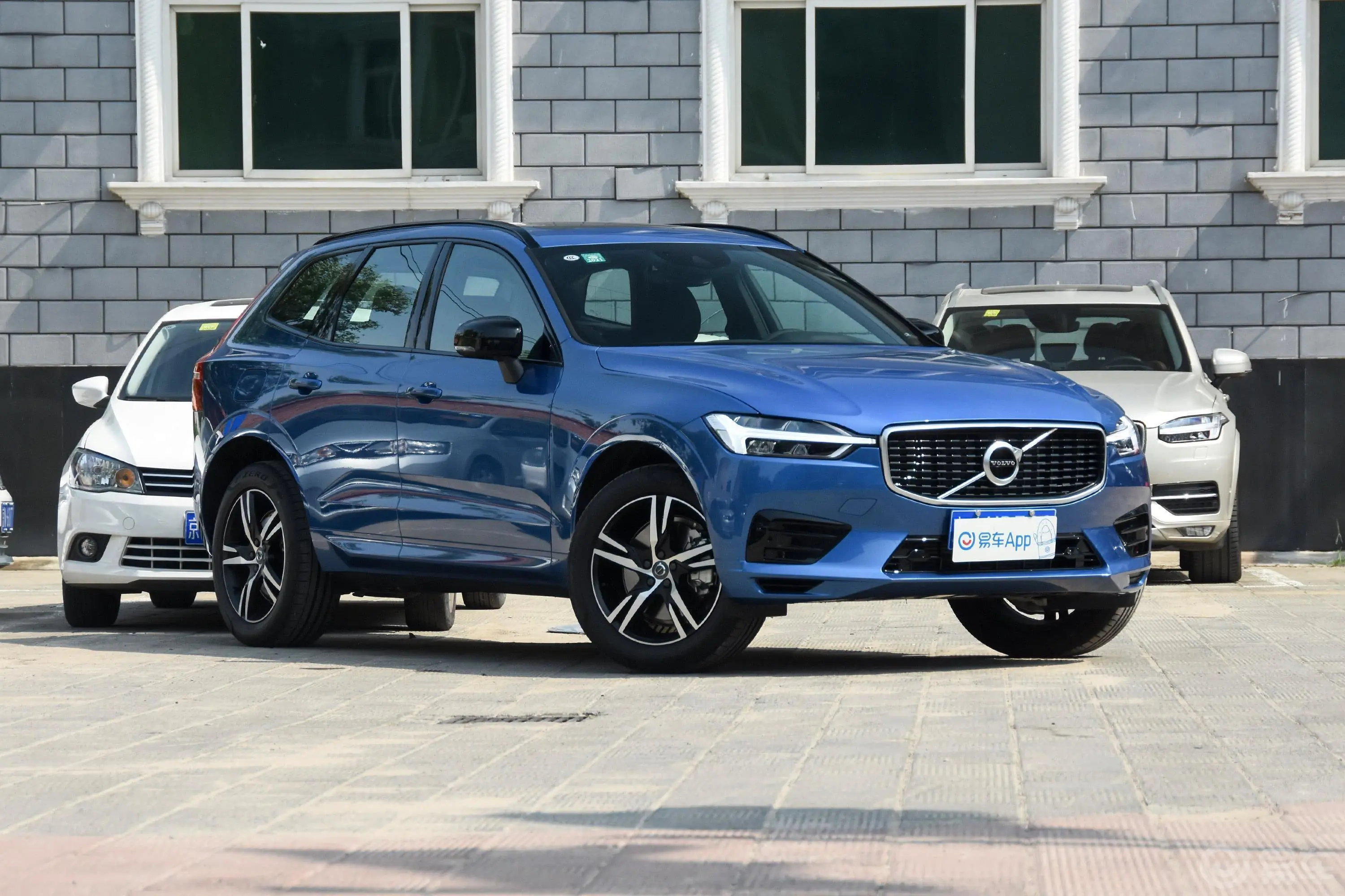 沃尔沃XC60T5 四驱 智远运动版车辆信息铭牌