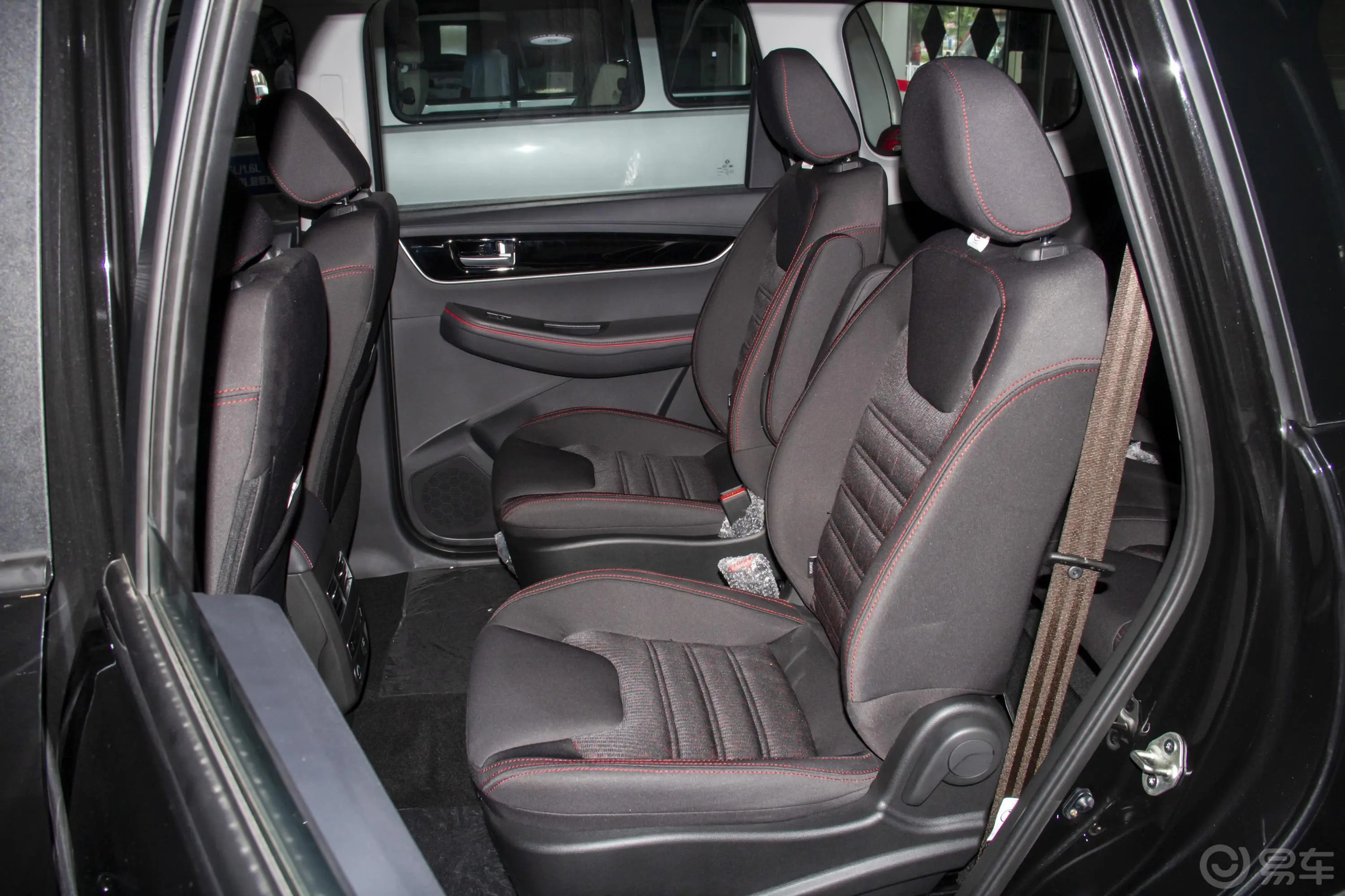 风行SX6改款 1.6L 手动 舒适版 国V后排座椅