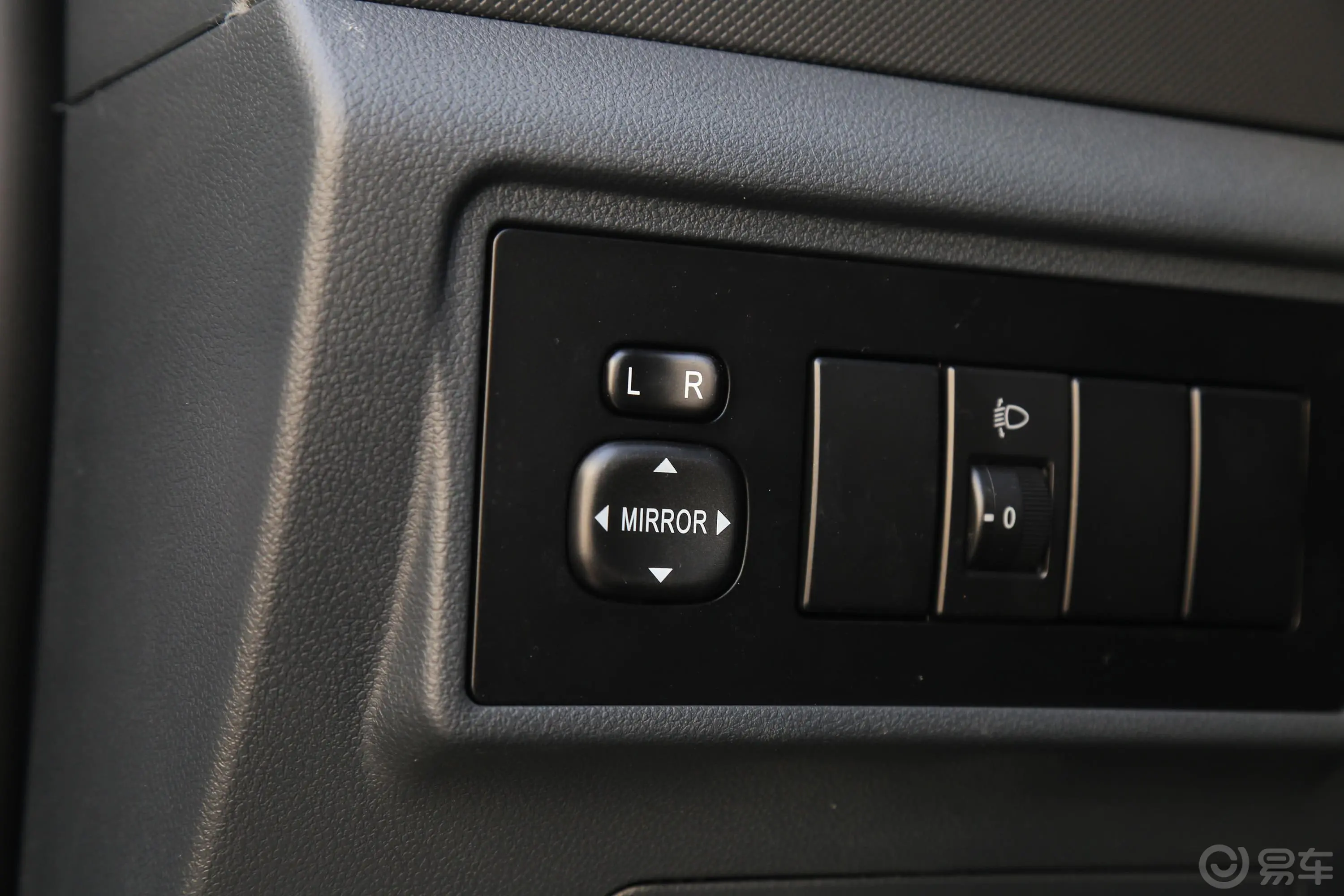 拓陆者E32.4L 手动 两驱 长箱 舒适版 汽油内饰