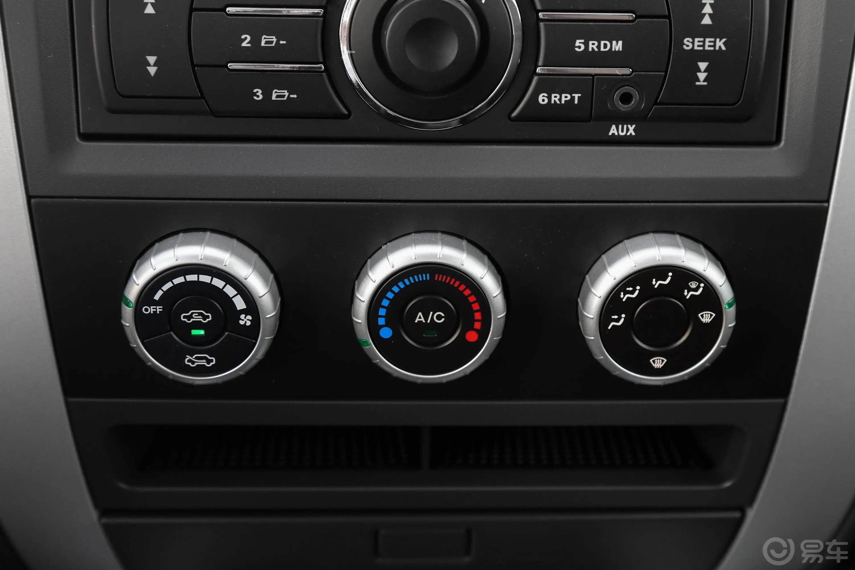 拓陆者E32.4L 手动 两驱 长箱 舒适版 汽油空调