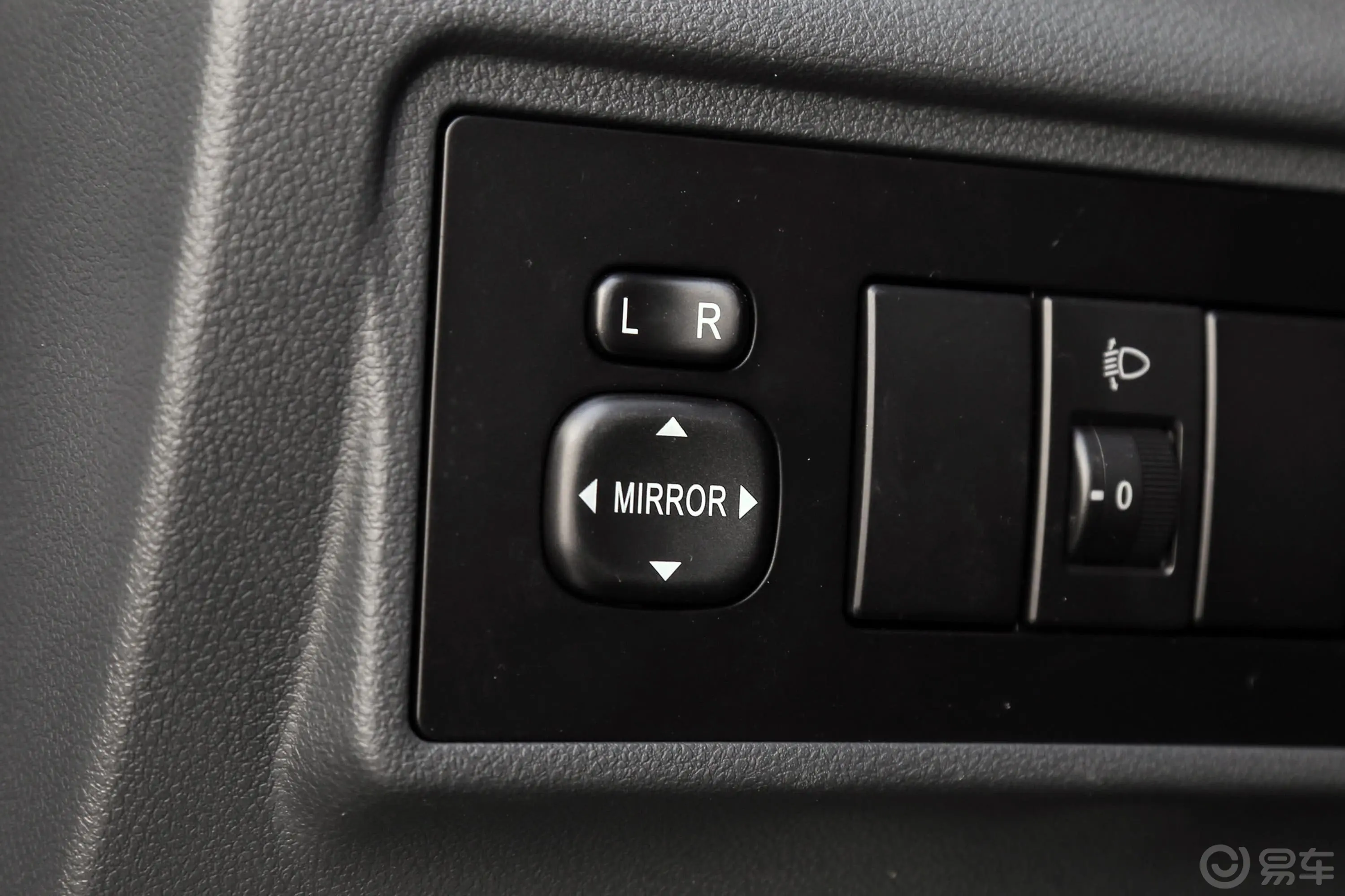 拓陆者E32.4L 手动 两驱 标箱 舒适版 汽油内饰