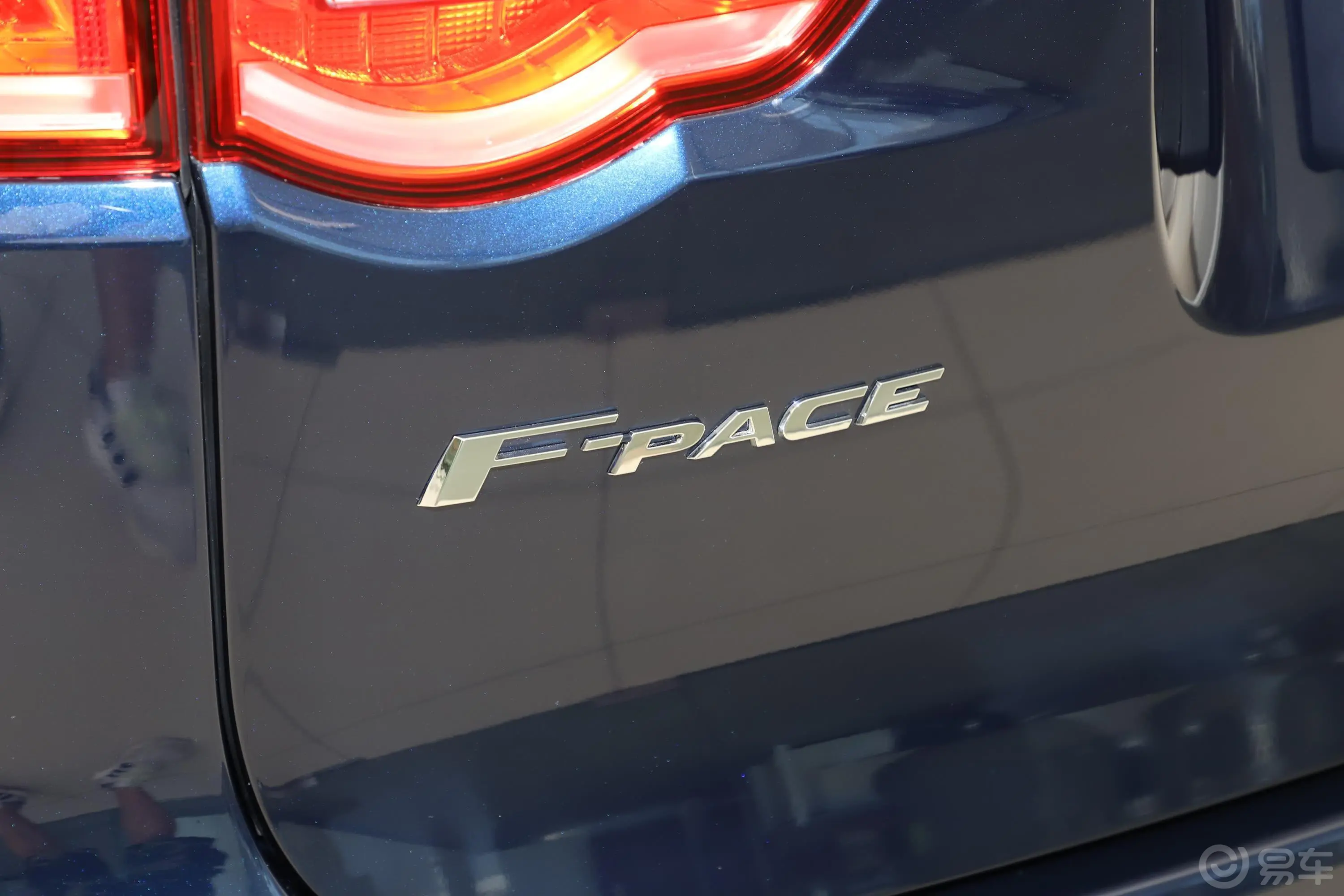 捷豹F-PACE2.0T 赛旗版外观