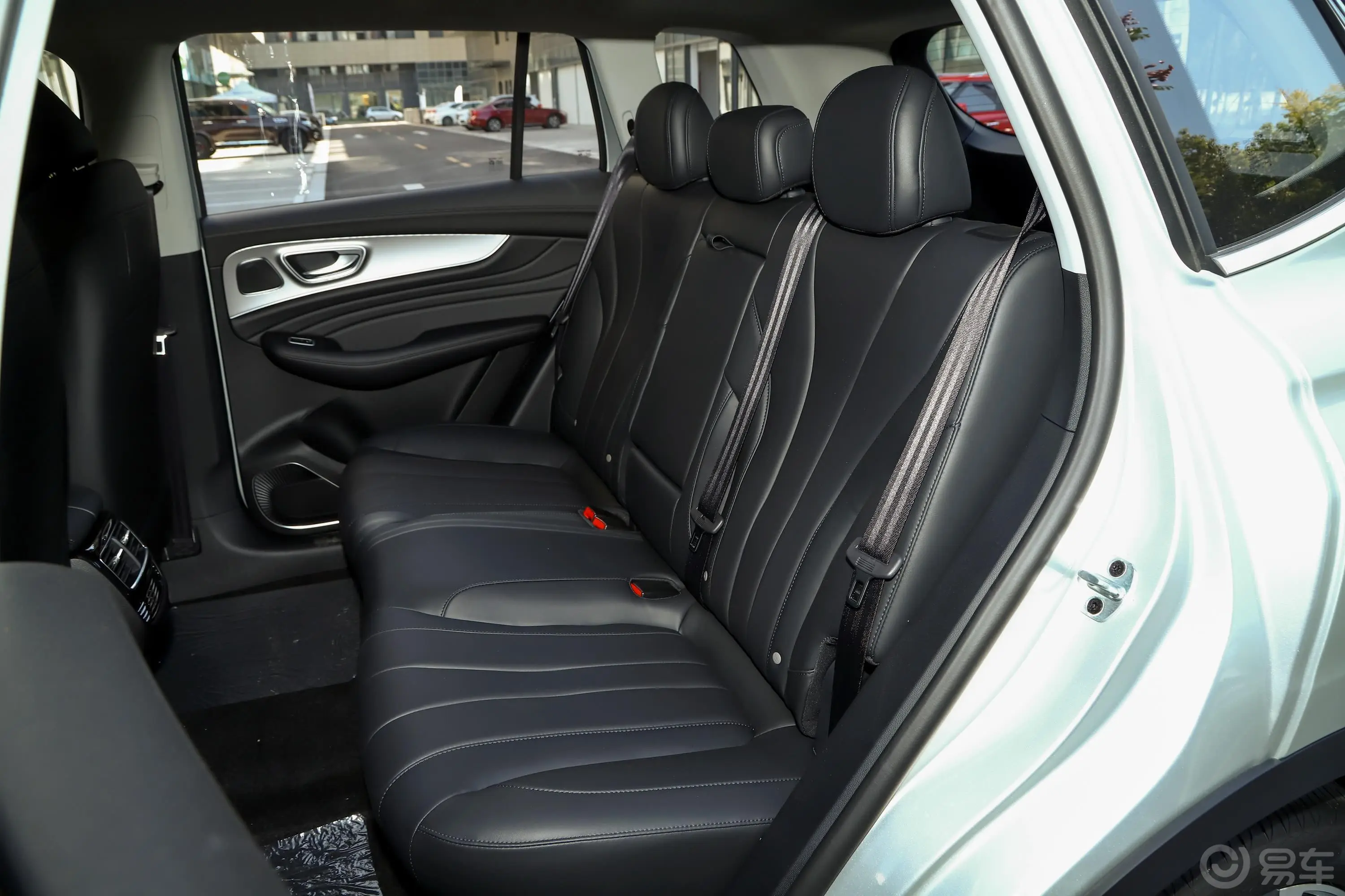荣威RX5 MAX400TGI 双离合 两驱 4G互联豪华版后排座椅