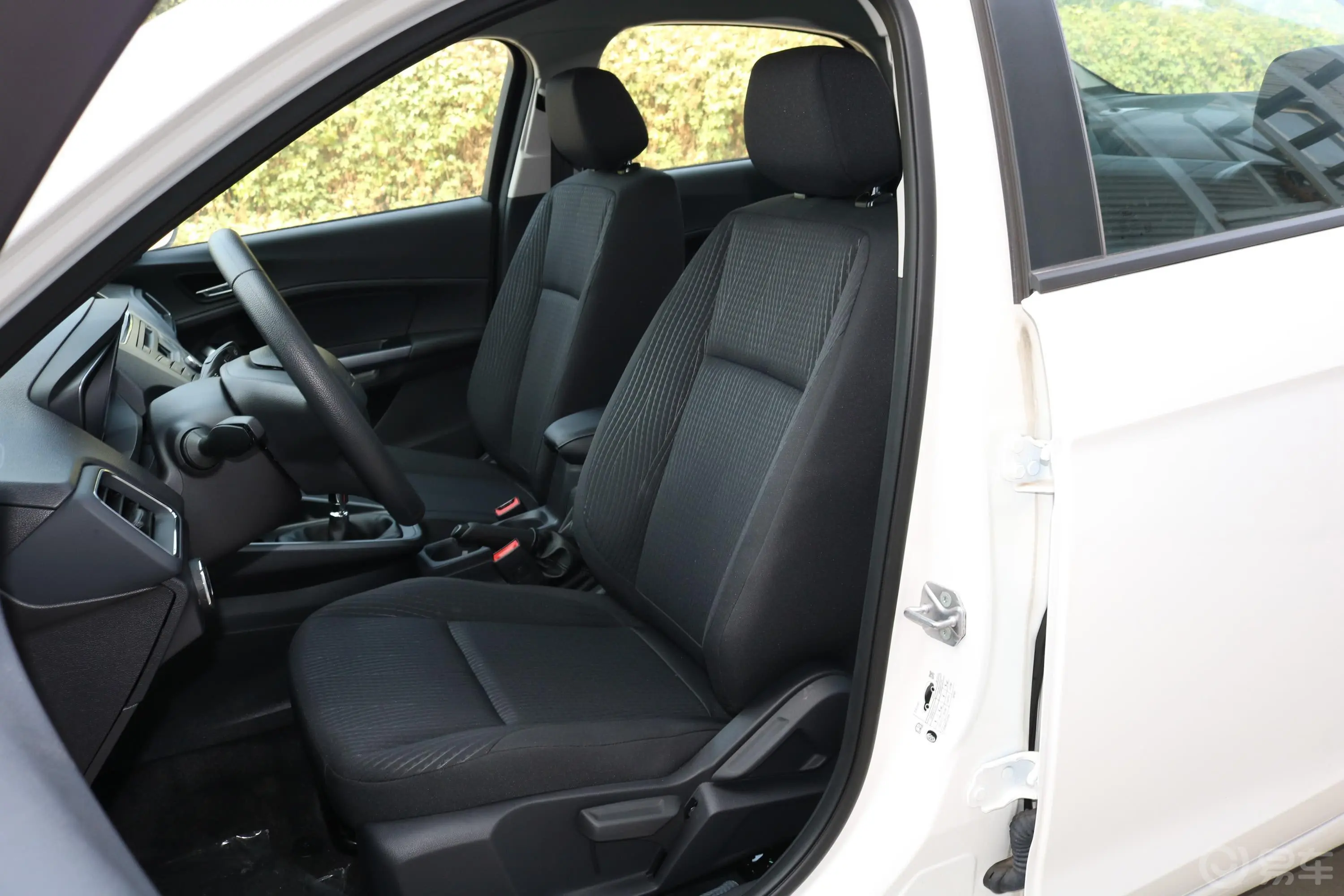 福睿斯改款 1.5L 手动 质享型(胎压监测) 国VI驾驶员座椅
