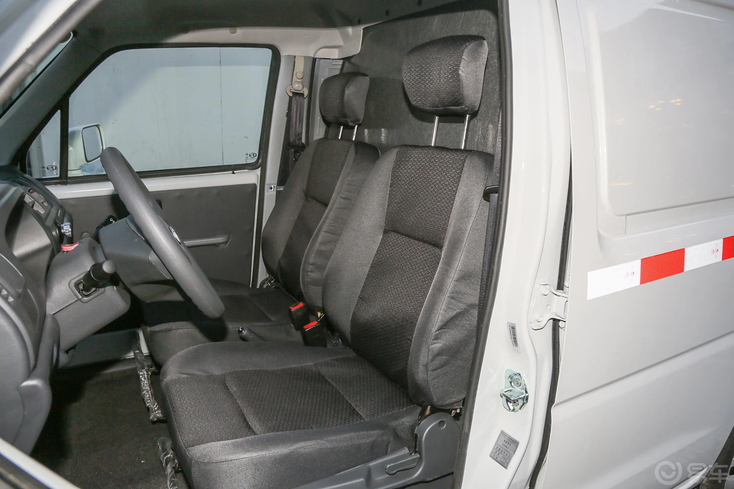 北汽EV28度版 6.6kW车载充电机 2座驾驶员座椅