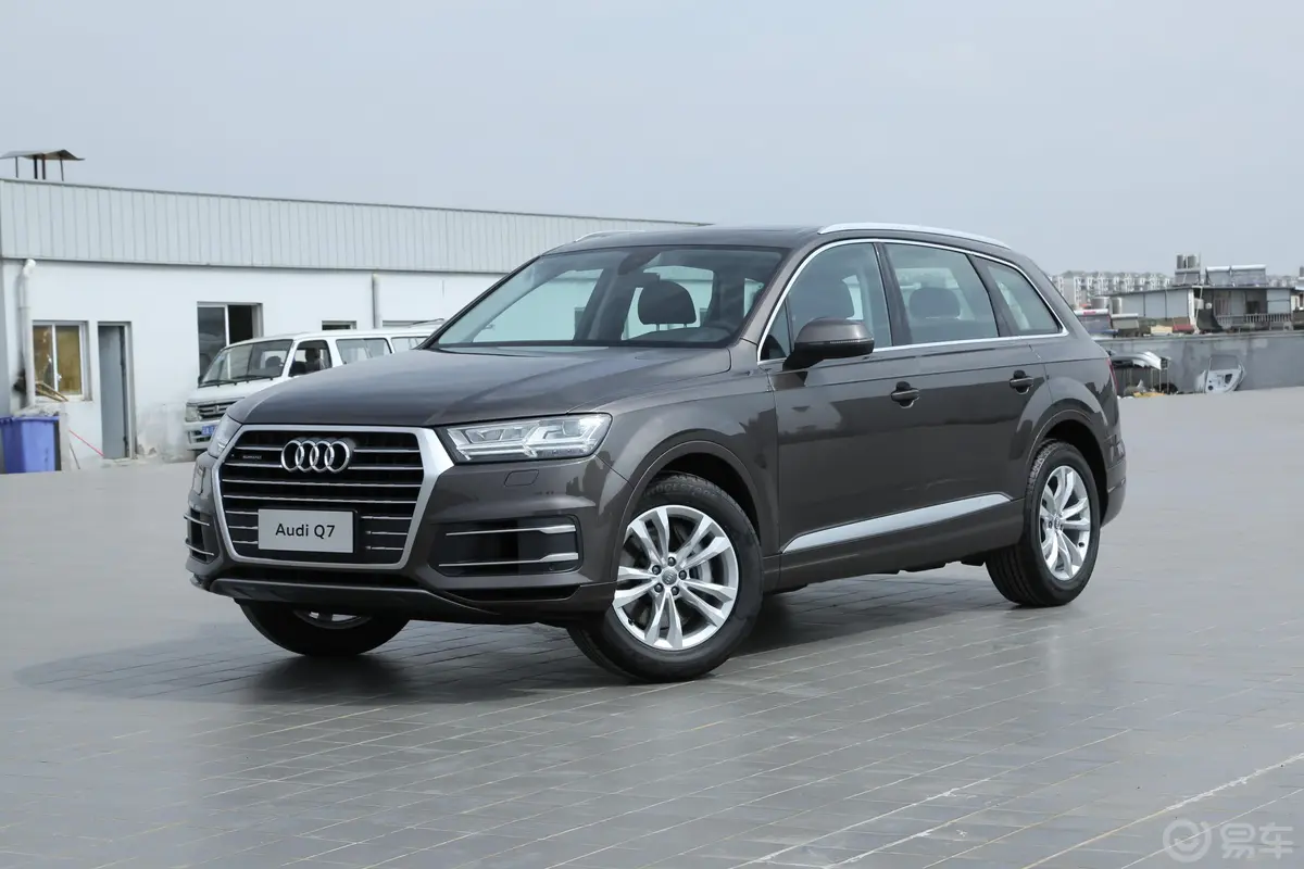 奥迪Q755 TFSI 技术版外观