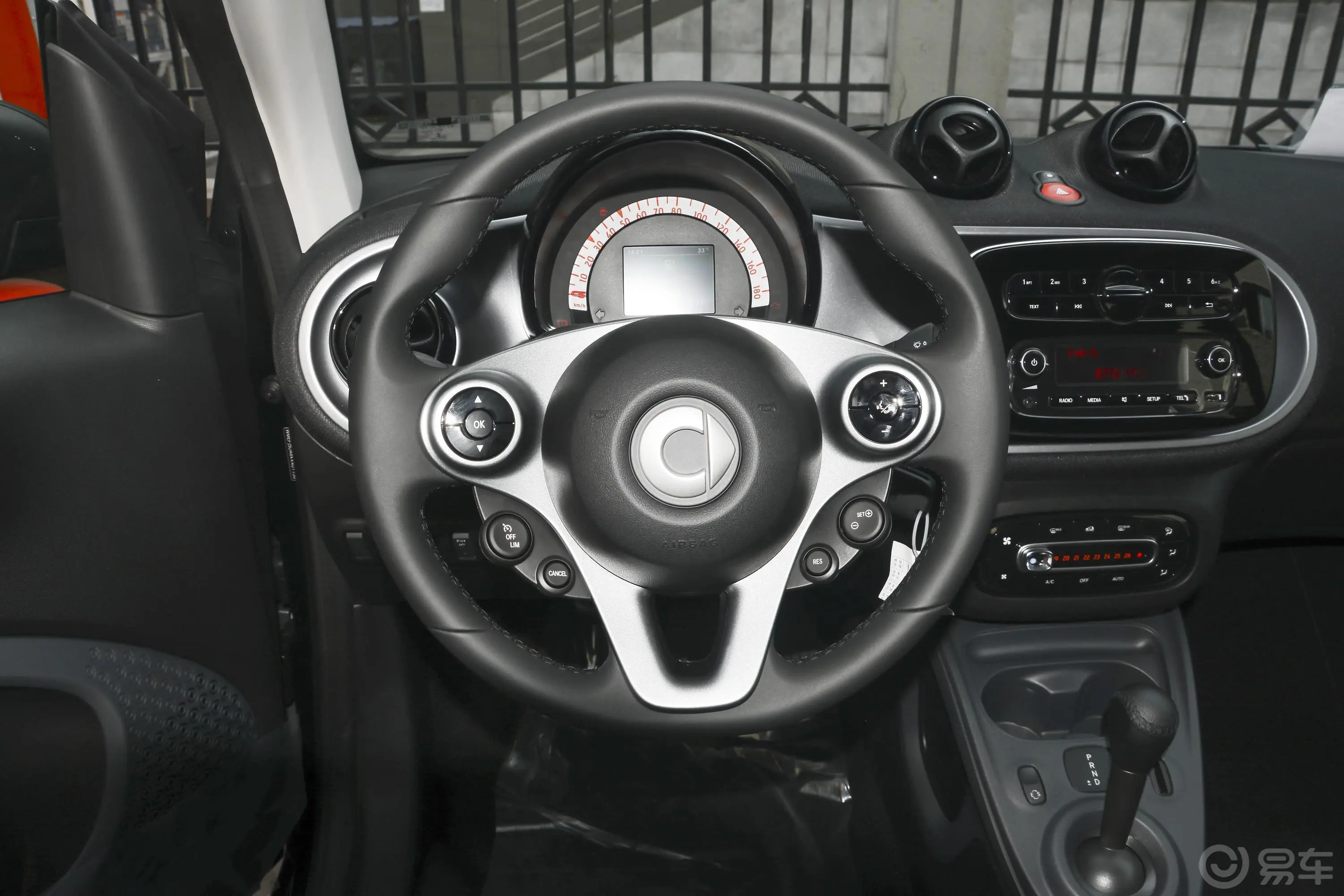 smart fortwo0.9T 66千瓦硬顶动擎版 国VI内饰