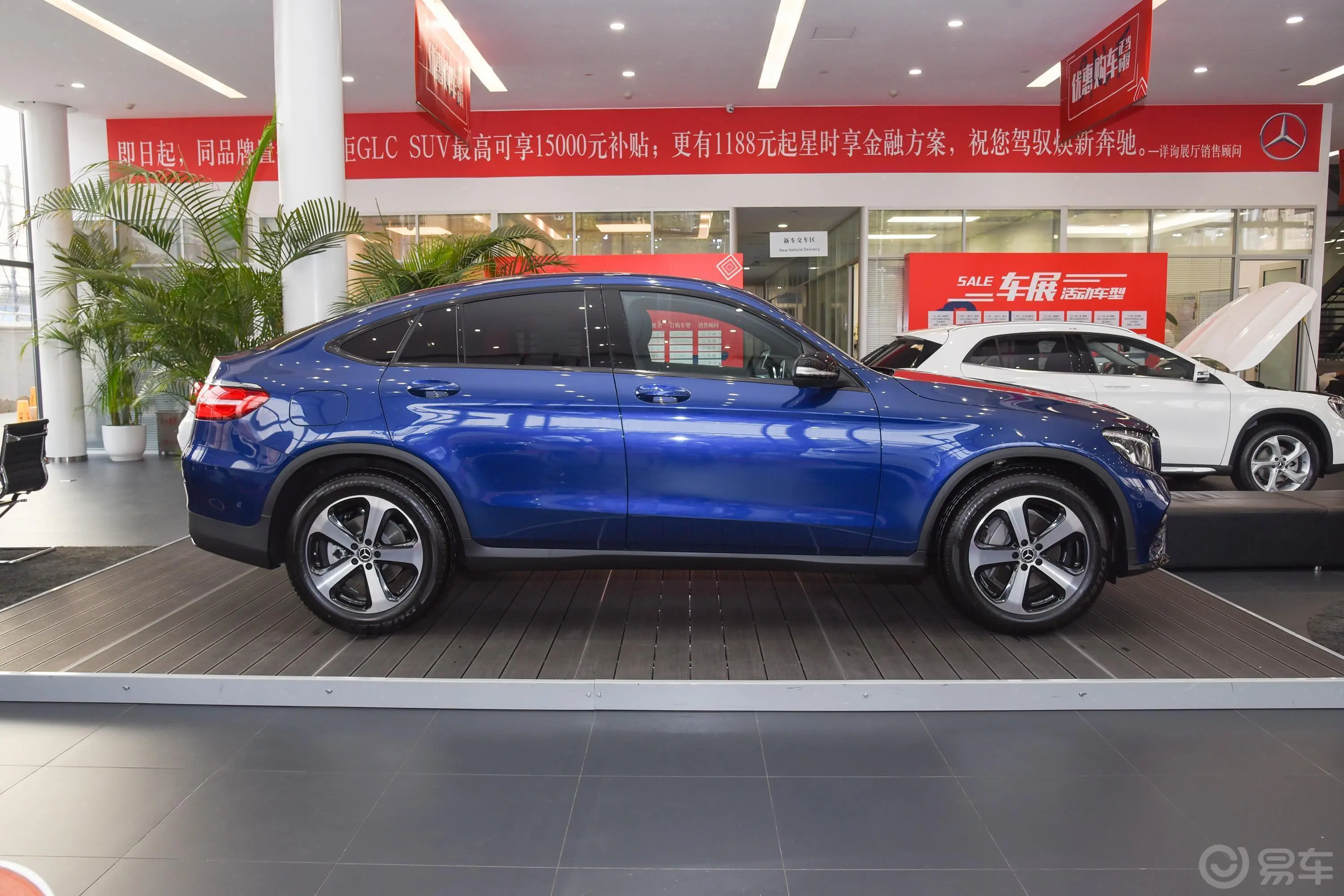 奔驰GLC轿跑GLC 200 4MATIC 轿跑SUV外观