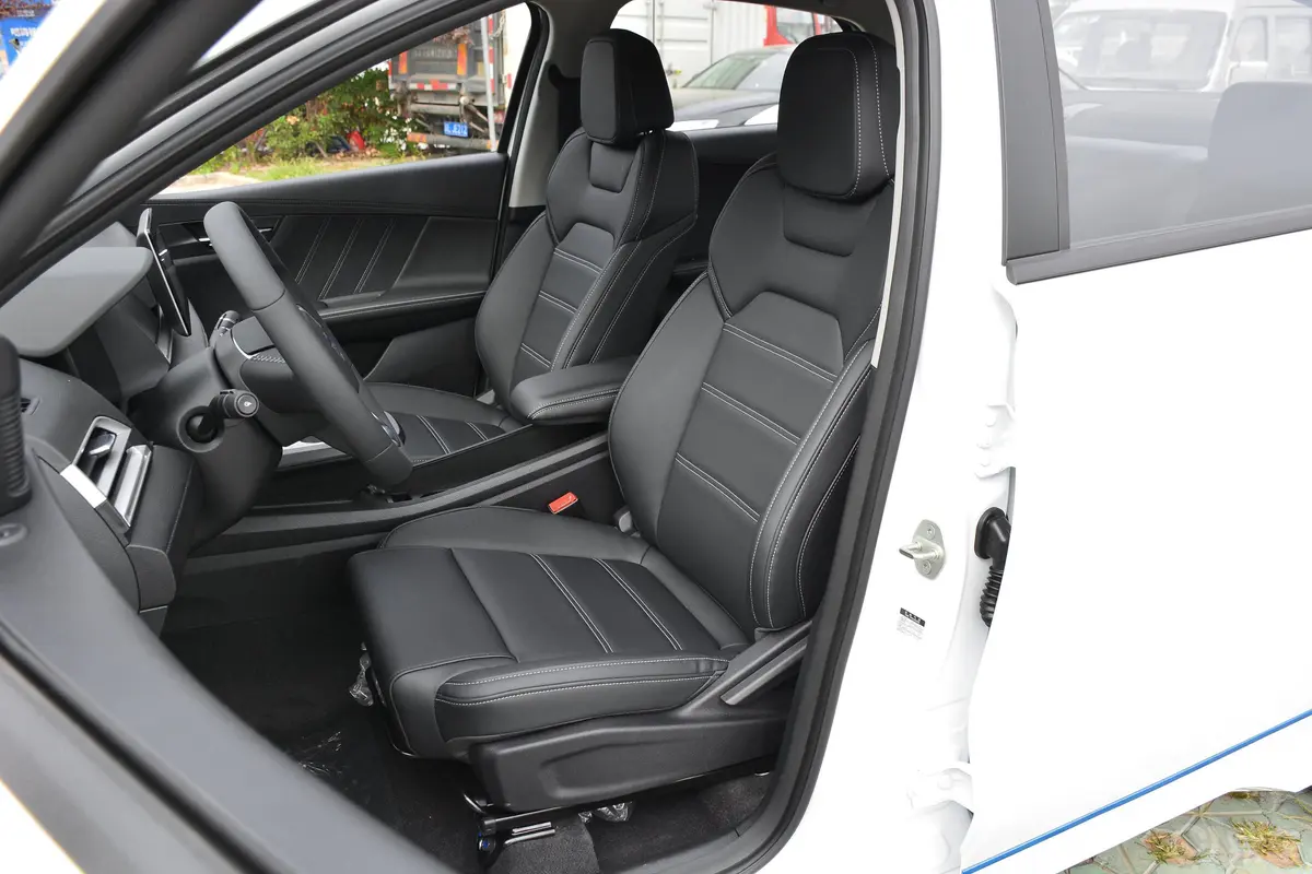 比亚迪e3高续航版 耀·豪华型驾驶员座椅