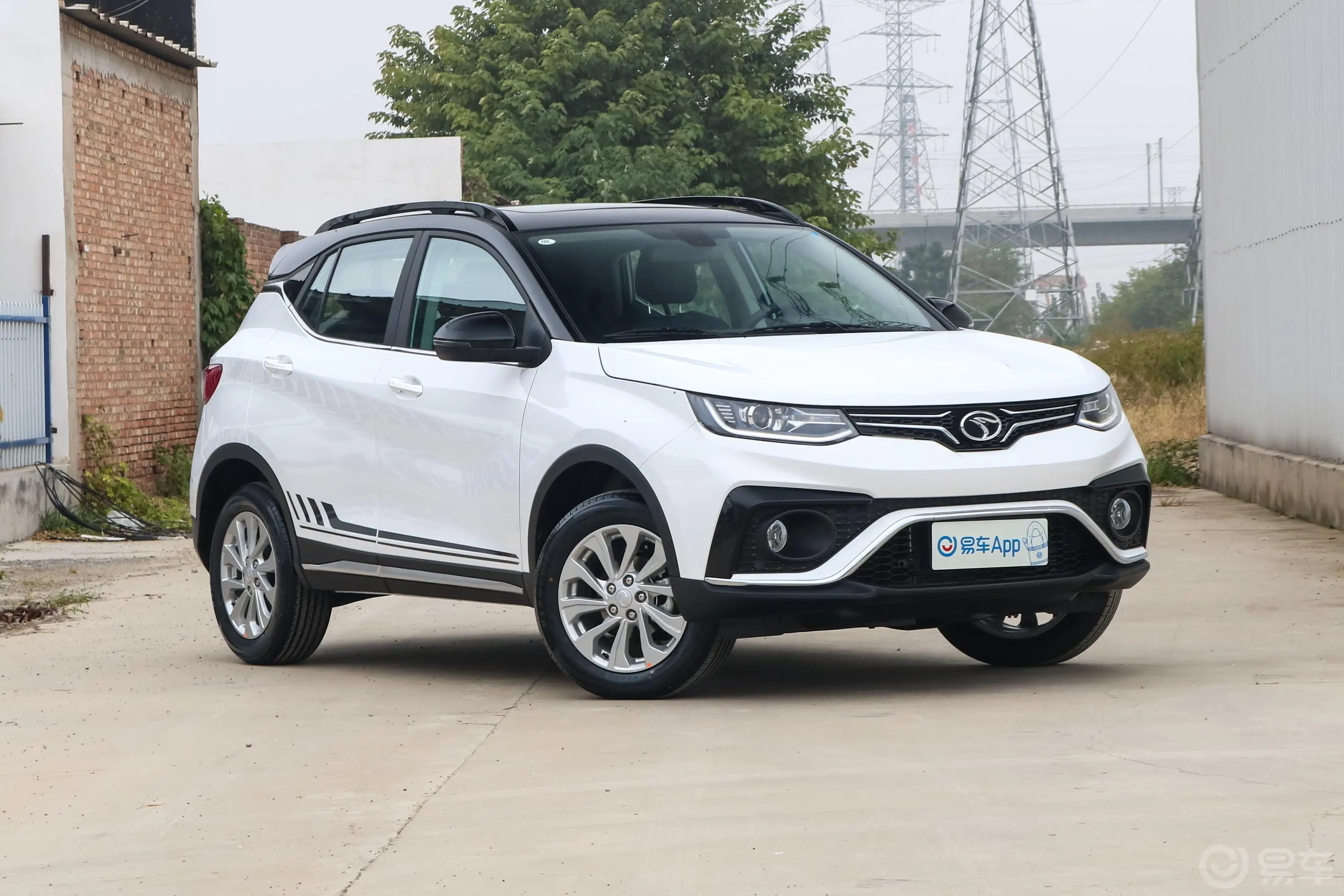 东南DX51.5T CVT 豪华型侧前45度车头向右水平