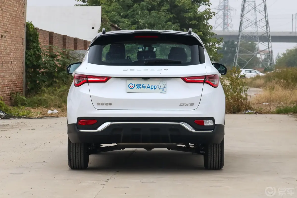 东南DX51.5T CVT 豪华型正后水平