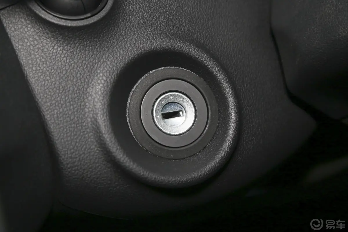 领动 插电混动1.6L 双离合 PHS 畅行版钥匙孔或一键启动按键