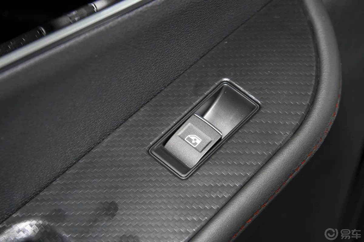 风行SX61.5T 手动 舒适版 国V后车窗调节