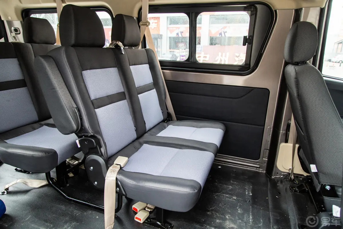 睿行M701.5L 手动 舒适型 背掀门 6座 国VI后排座椅