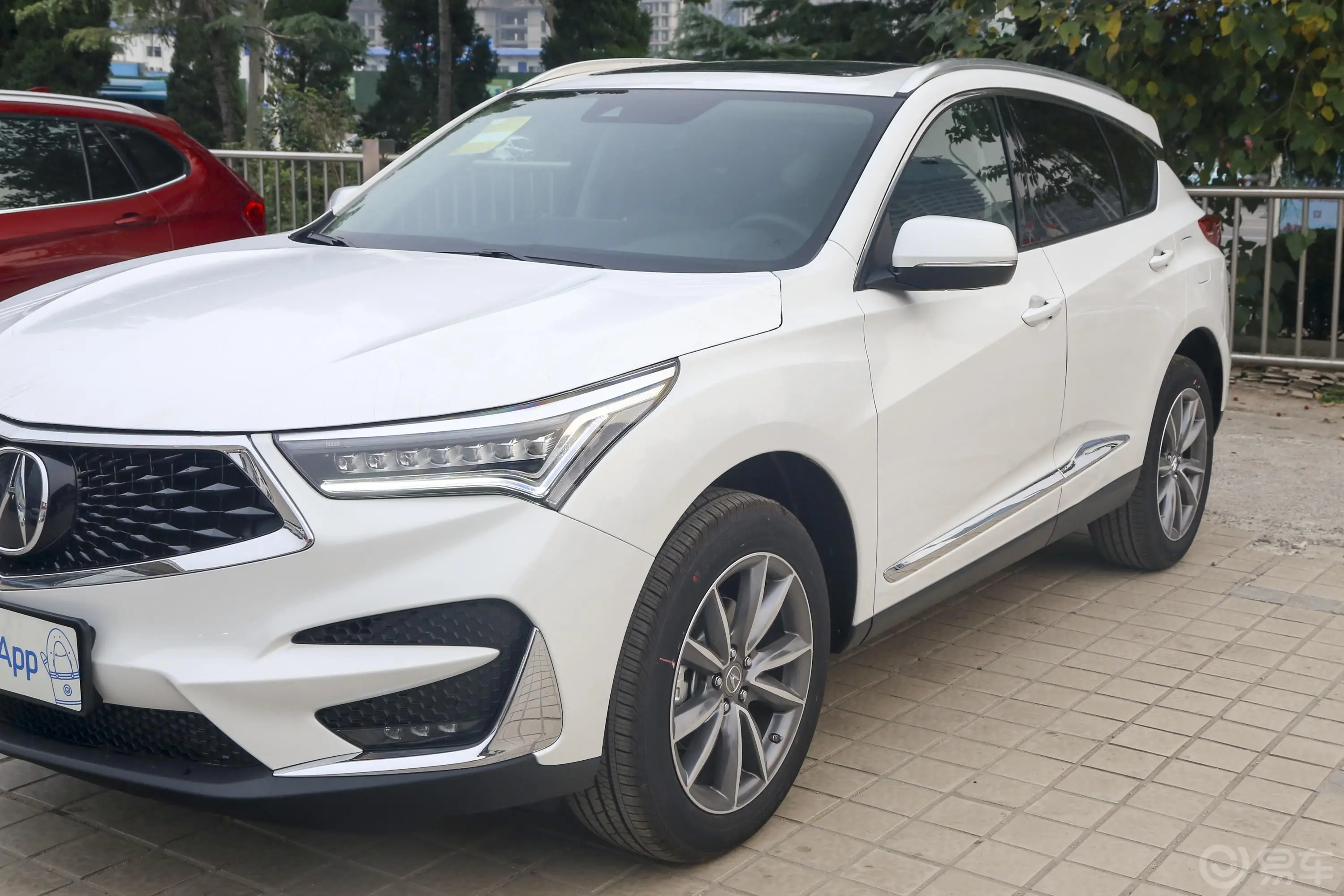 讴歌RDX2.0T 手自一体 两驱 悦享版 国VI外观