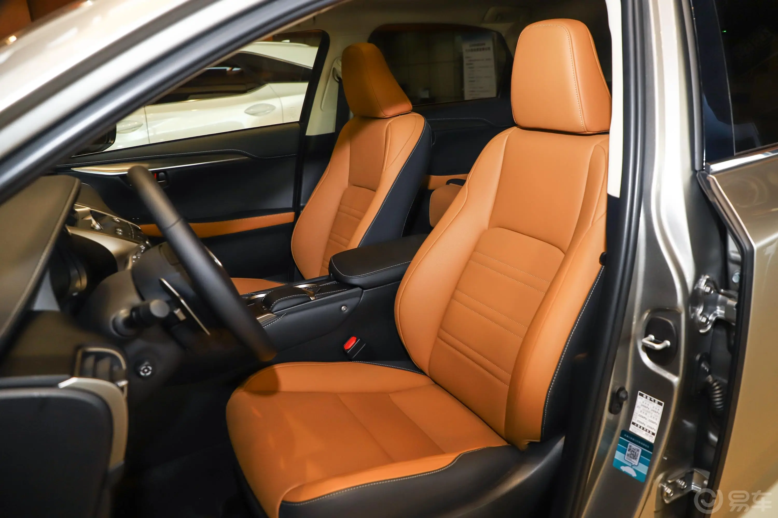 雷克萨斯NX300h 锋尚版 国VI驾驶员座椅