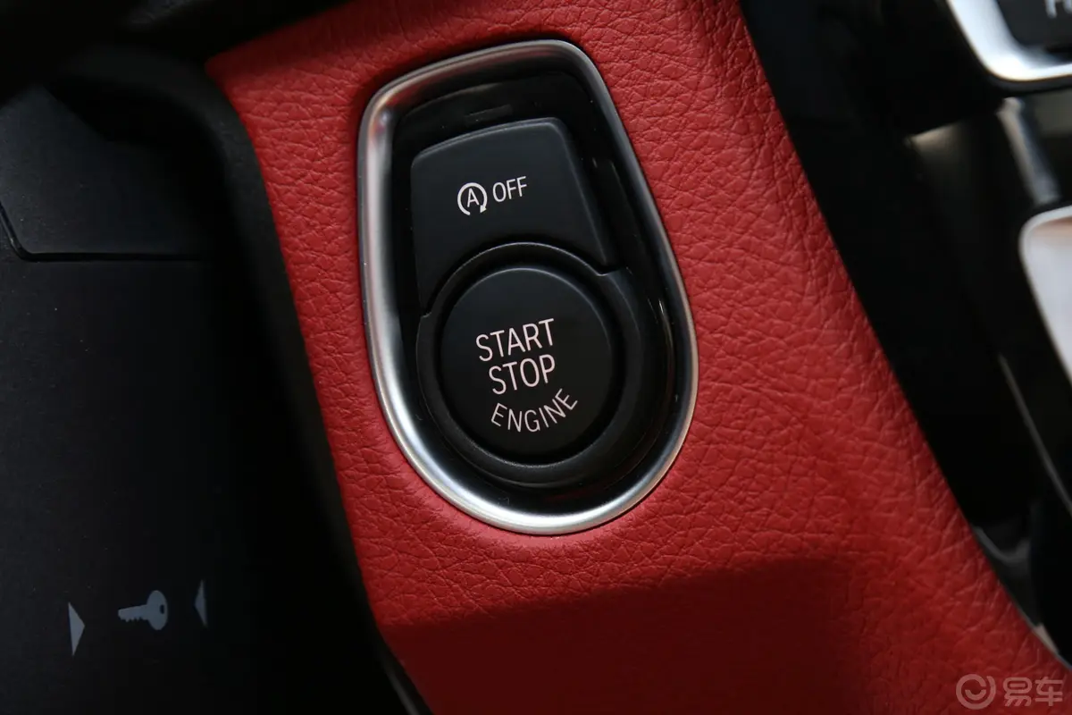 宝马4系四门轿跑车 425i M运动曜夜版钥匙孔或一键启动按键