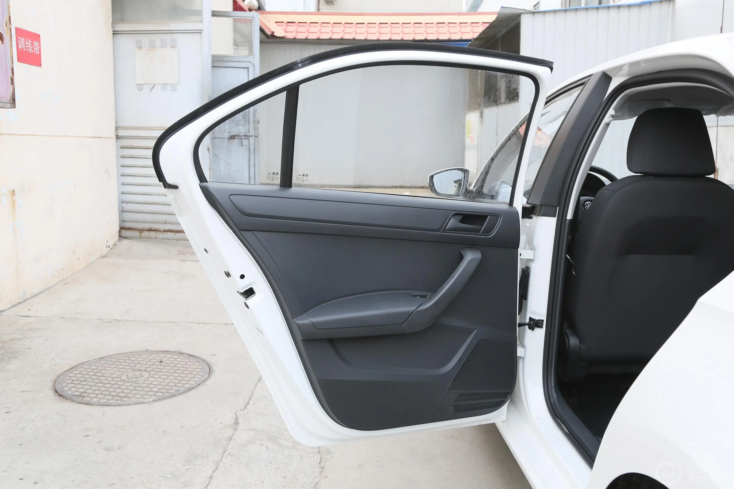 桑塔纳1.5L 自动 风尚版 国V驾驶员侧后车门