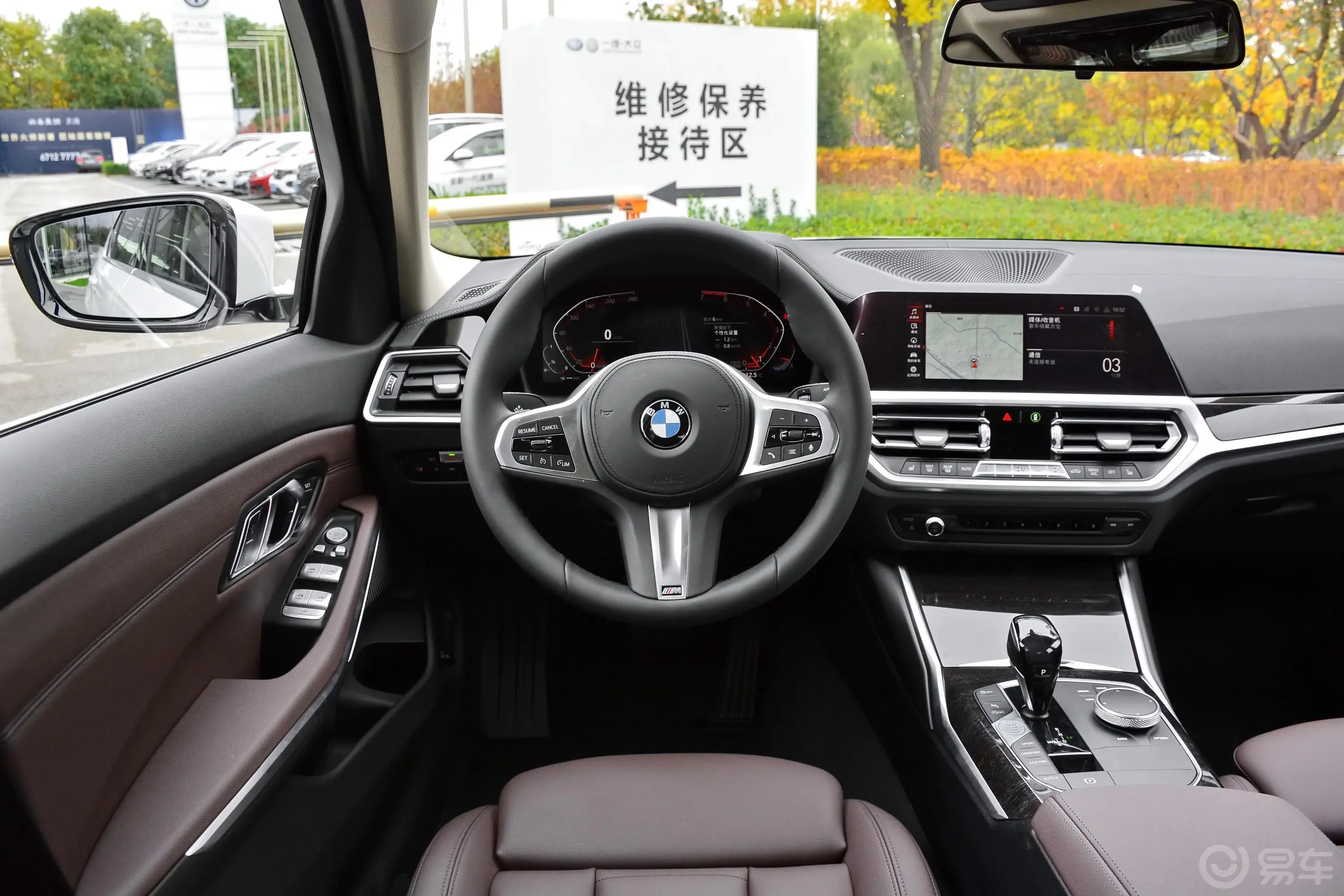 宝马3系325Li xDrive M运动套装驾驶位区域