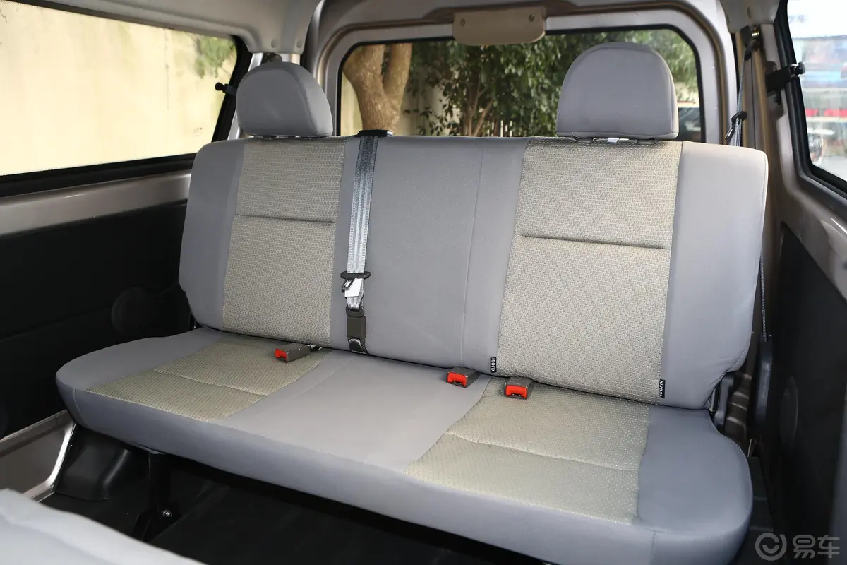 金杯小海狮X301.5L 客车舒适型 7座 国VI第三排座椅