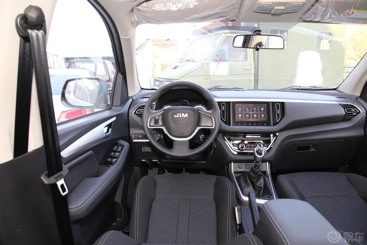 瑞迈S标轴版 2.5T 手动 两驱 领航版 柴油 国VI驾驶位区域