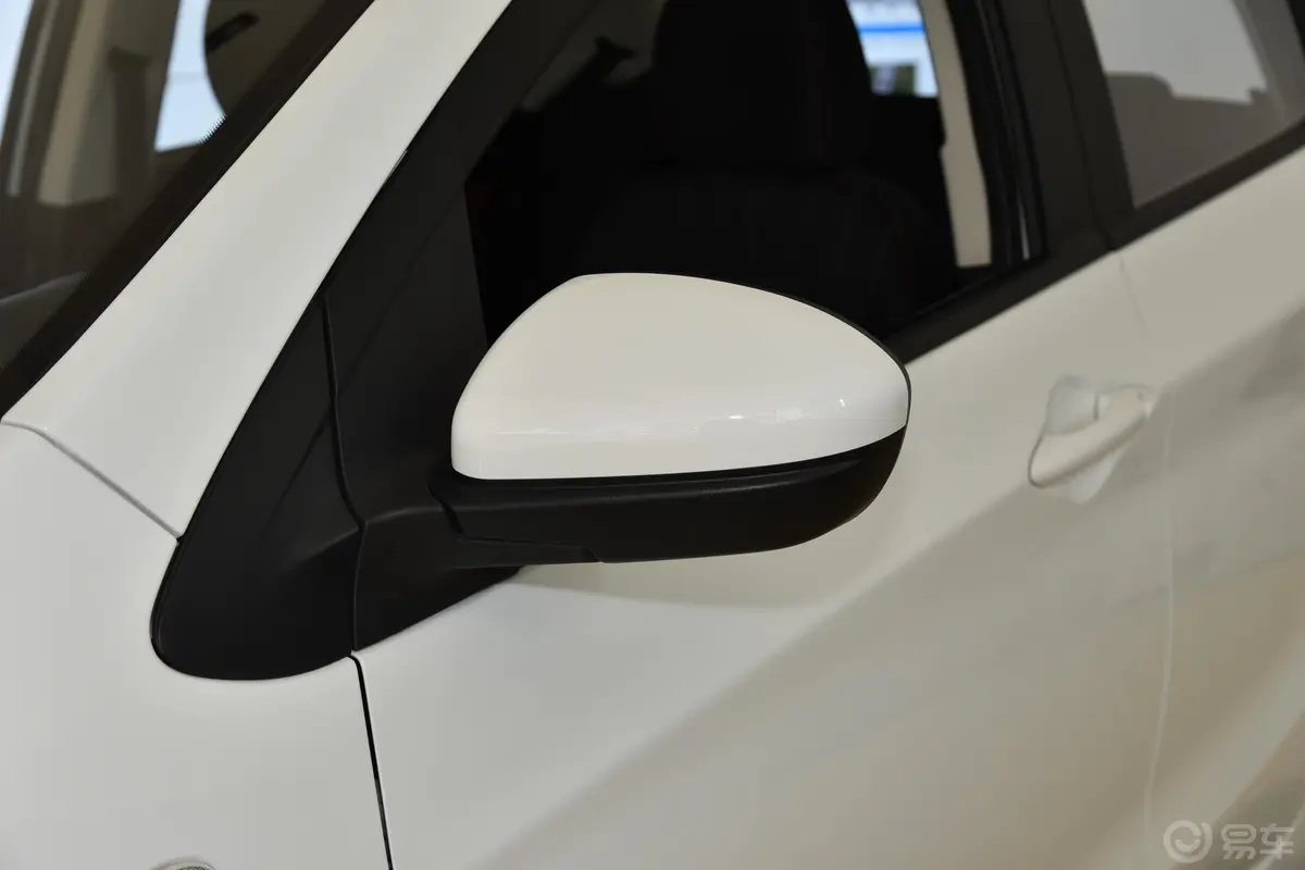 奔奔EV改款 EV360 豪华版主驾驶后视镜背面