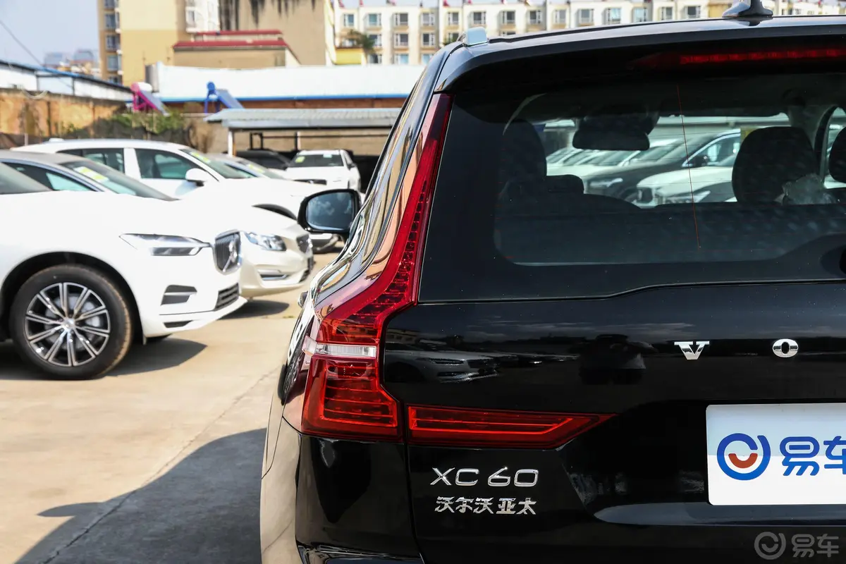 沃尔沃XC60T5 四驱 智逸豪华版外观