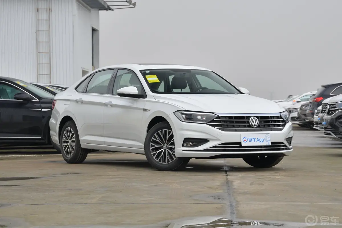 速腾200TSI 手动 舒适型 国V侧前45度车头向右水平