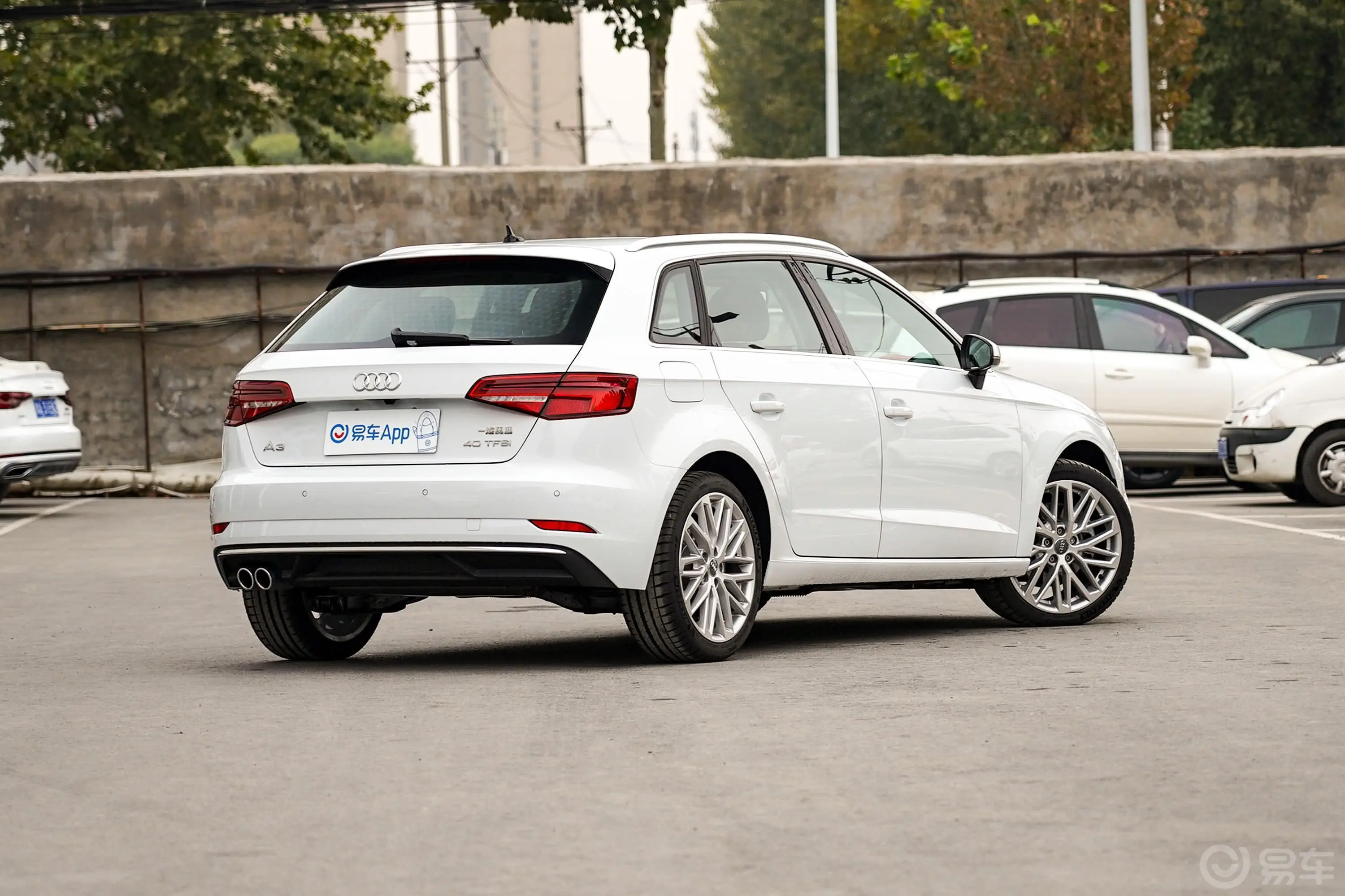 奥迪A3Sportback 40TFSI 风尚版 国VI侧后45度车头向右水平