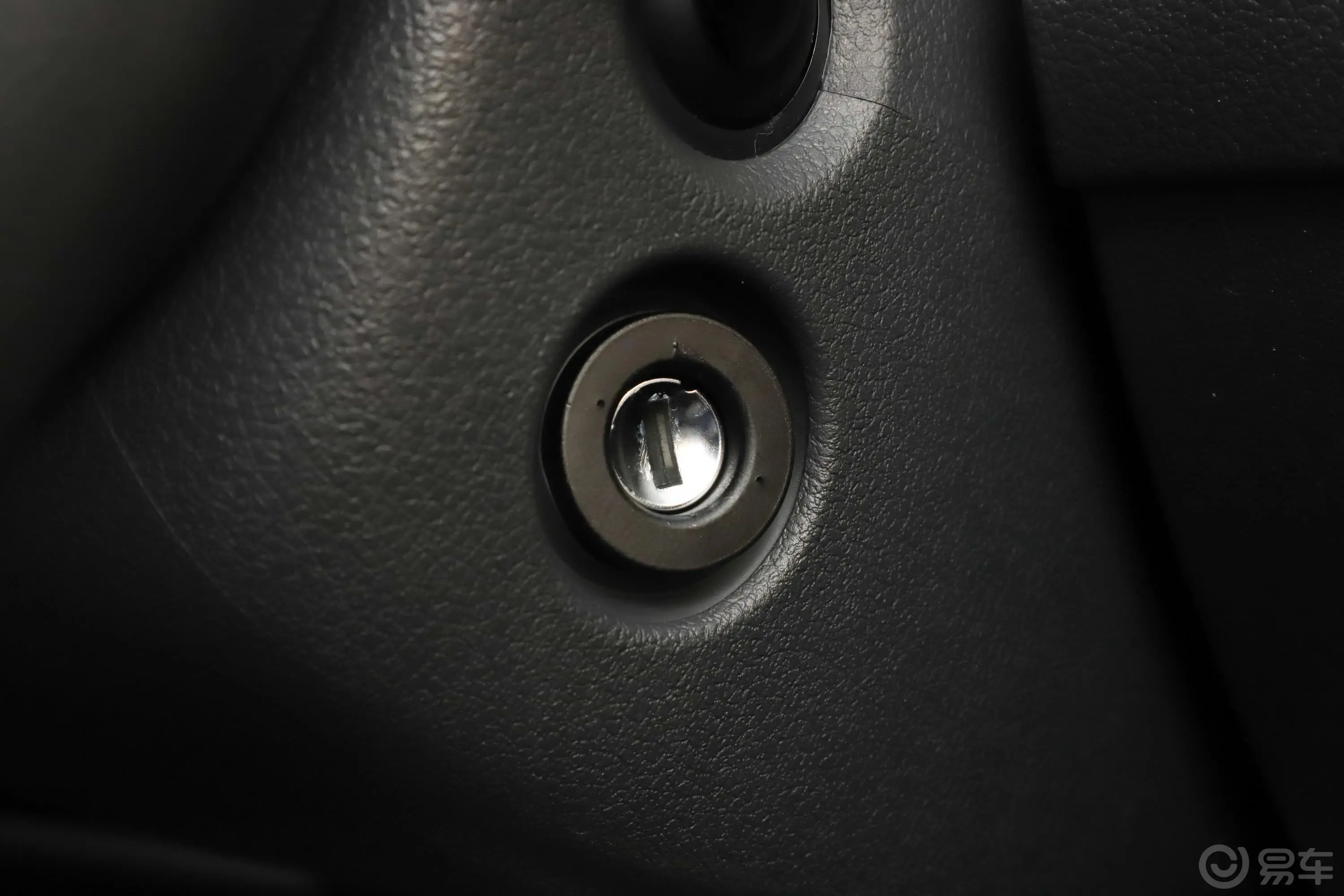 昕锐改款 1.5L 手动 标准版 国V钥匙孔或一键启动按键