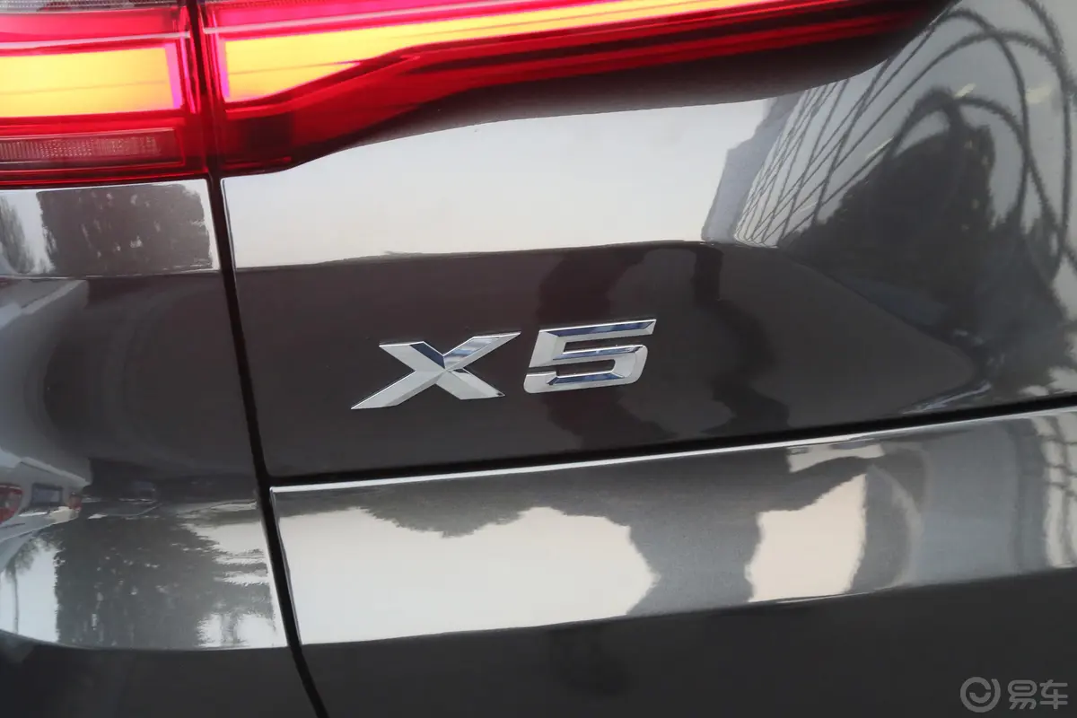 宝马X5(进口)xDrive30i X设计套装外观