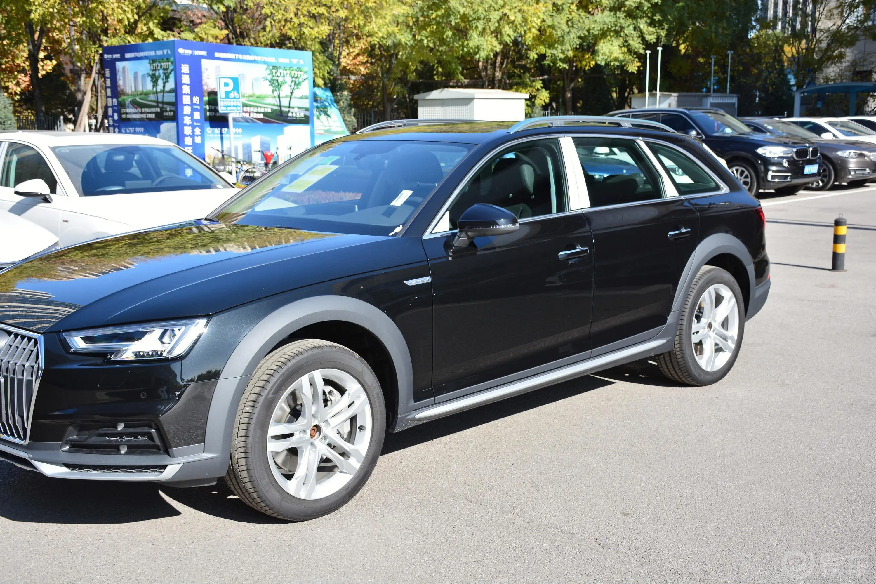 奥迪A4(进口)45TFSI allroad quattro 时尚版外观