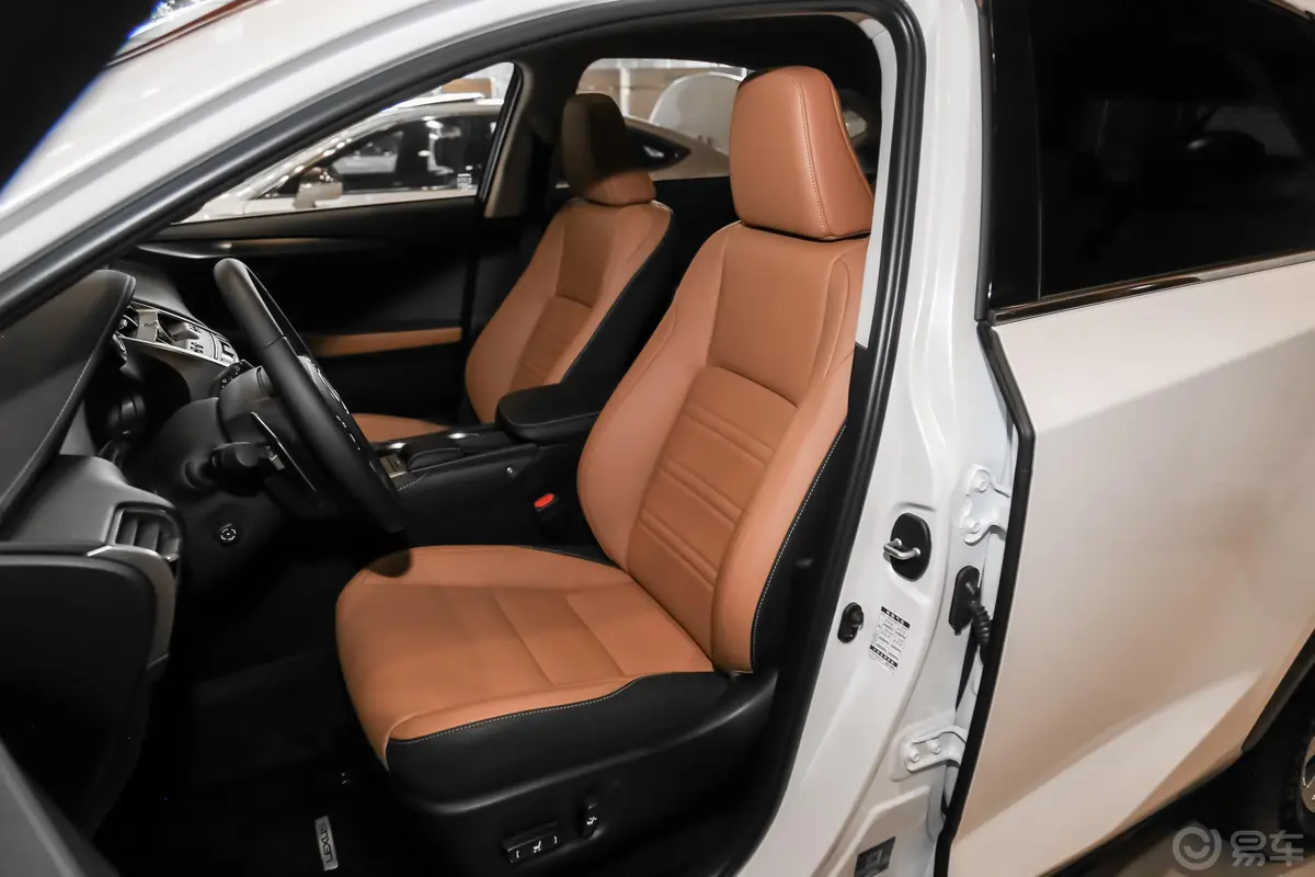 雷克萨斯NX200 四驱 锋尚版 国V驾驶员座椅