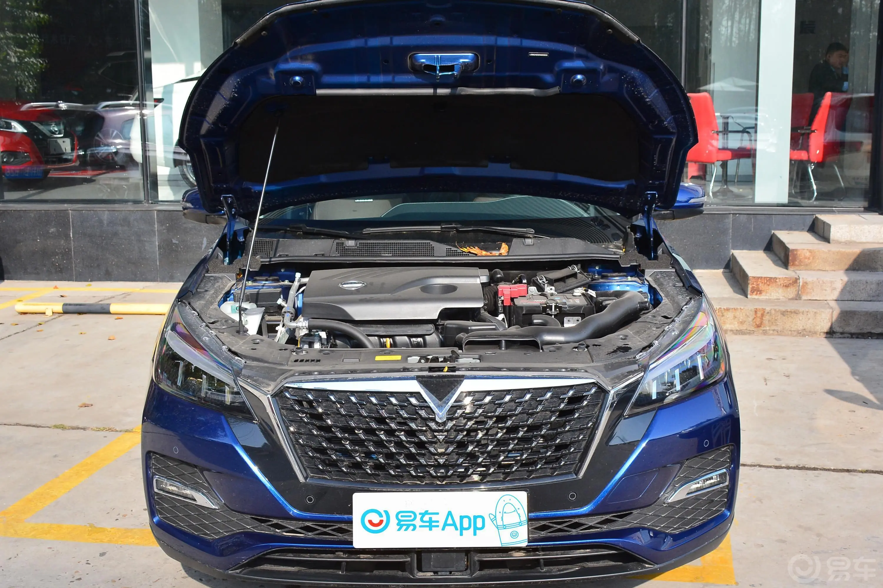 启辰T902.0L CVT 智联创行版发动机舱整体