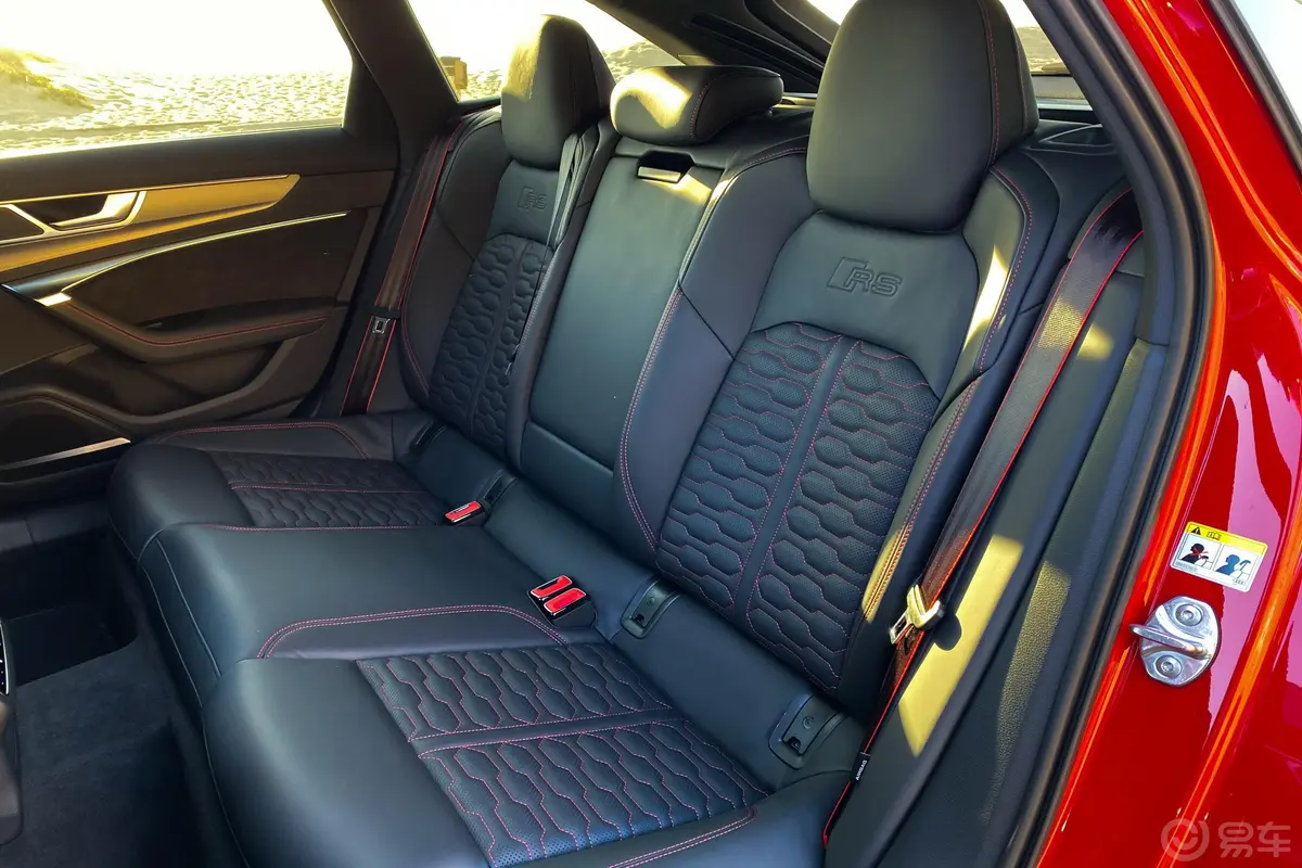 奥迪RS 6RS 6 4.0T Avant 尊享版后排座椅