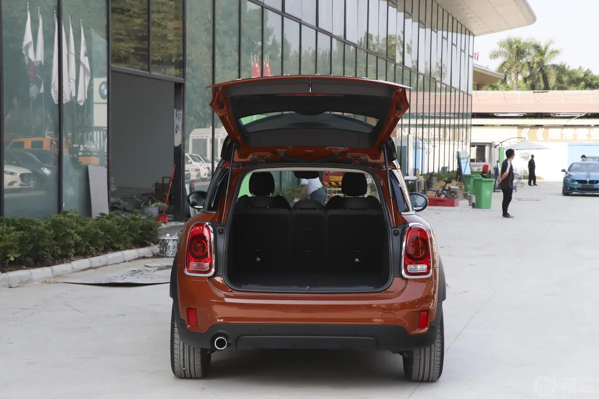 MINI COUNTRYMAN1.5T COOPER 艺术家周末旅行版空间