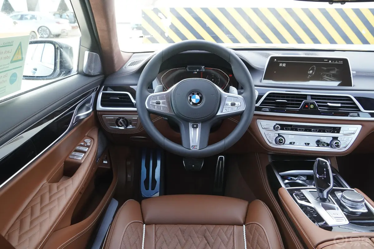 宝马7系750Li xDrive V8 M运动套装驾驶位区域