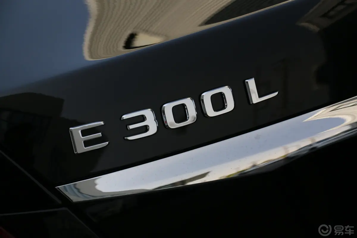 奔驰E级E 300 L 豪华型外观