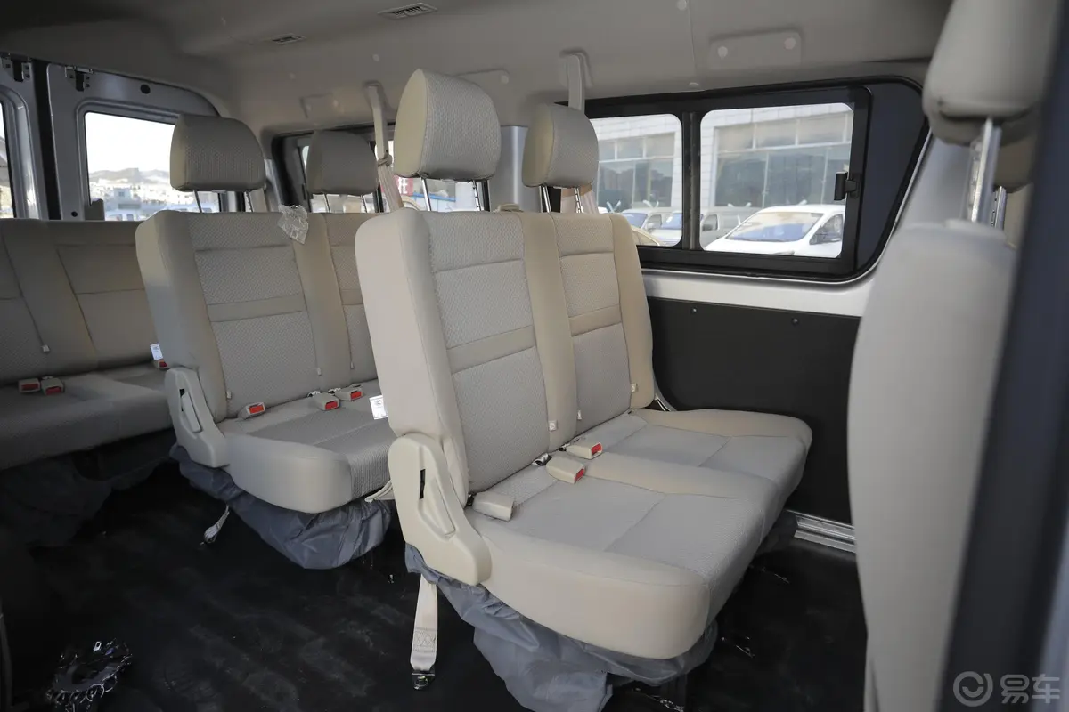 睿行M902.0L 手动 舒适高顶对开门版 9座后排座椅