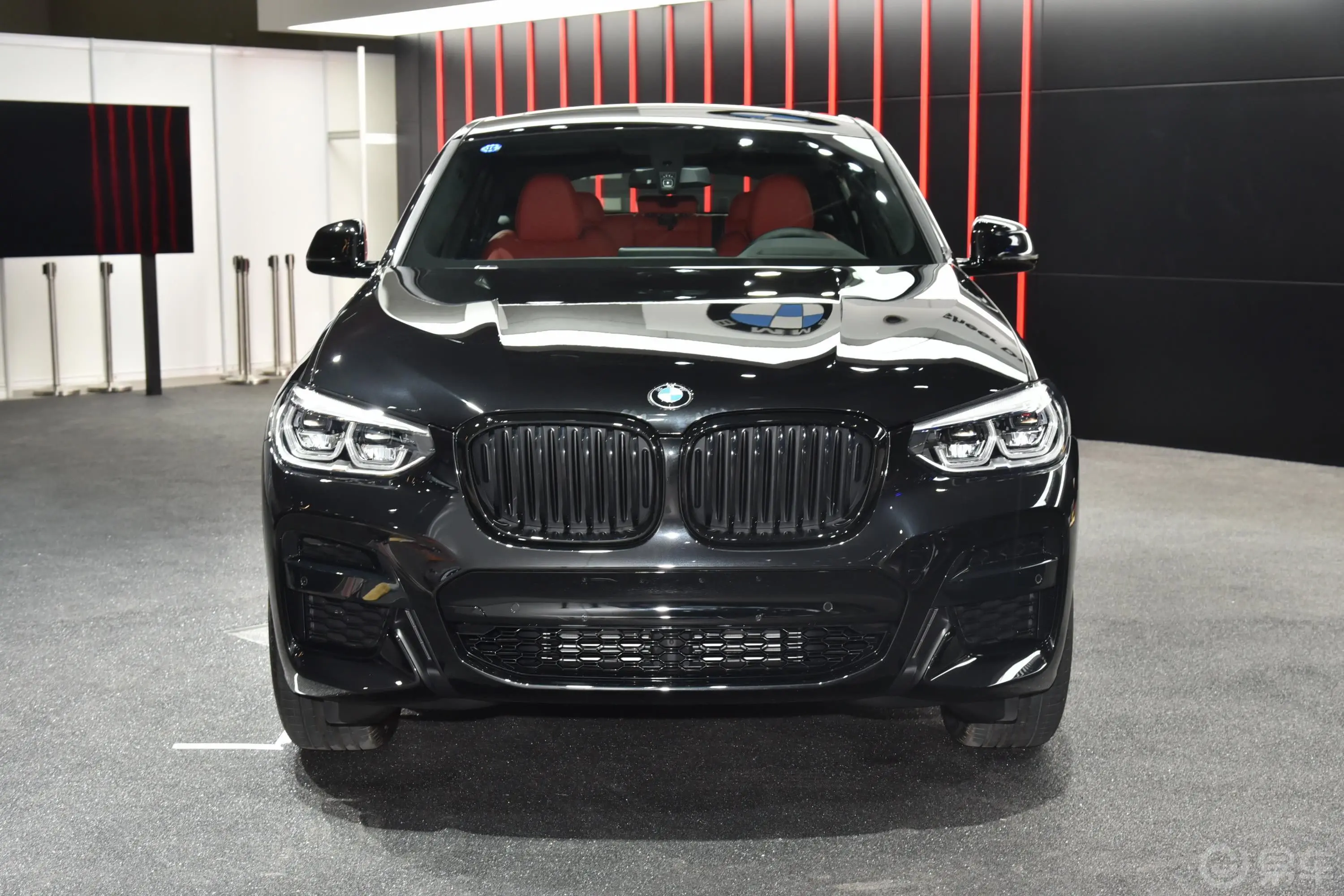 宝马X4xDrive25i 黑骑士限量版外观