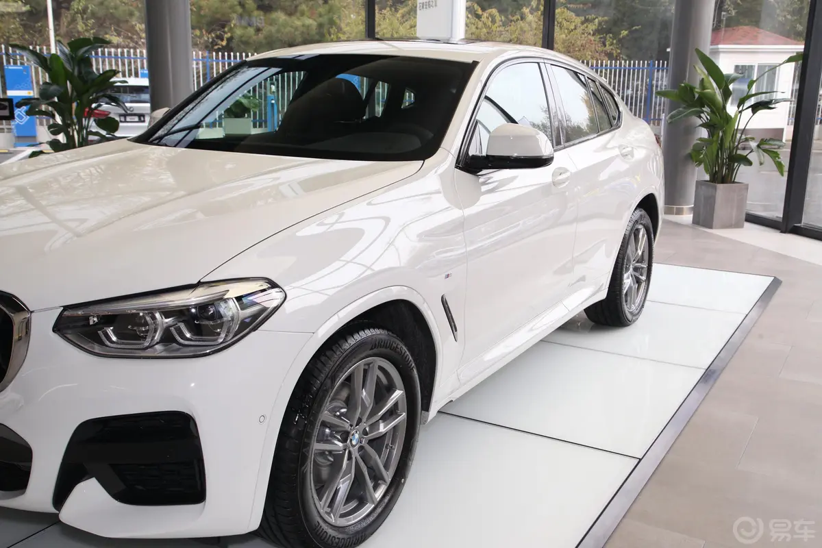 宝马X4xDrive25i M运动套装外观