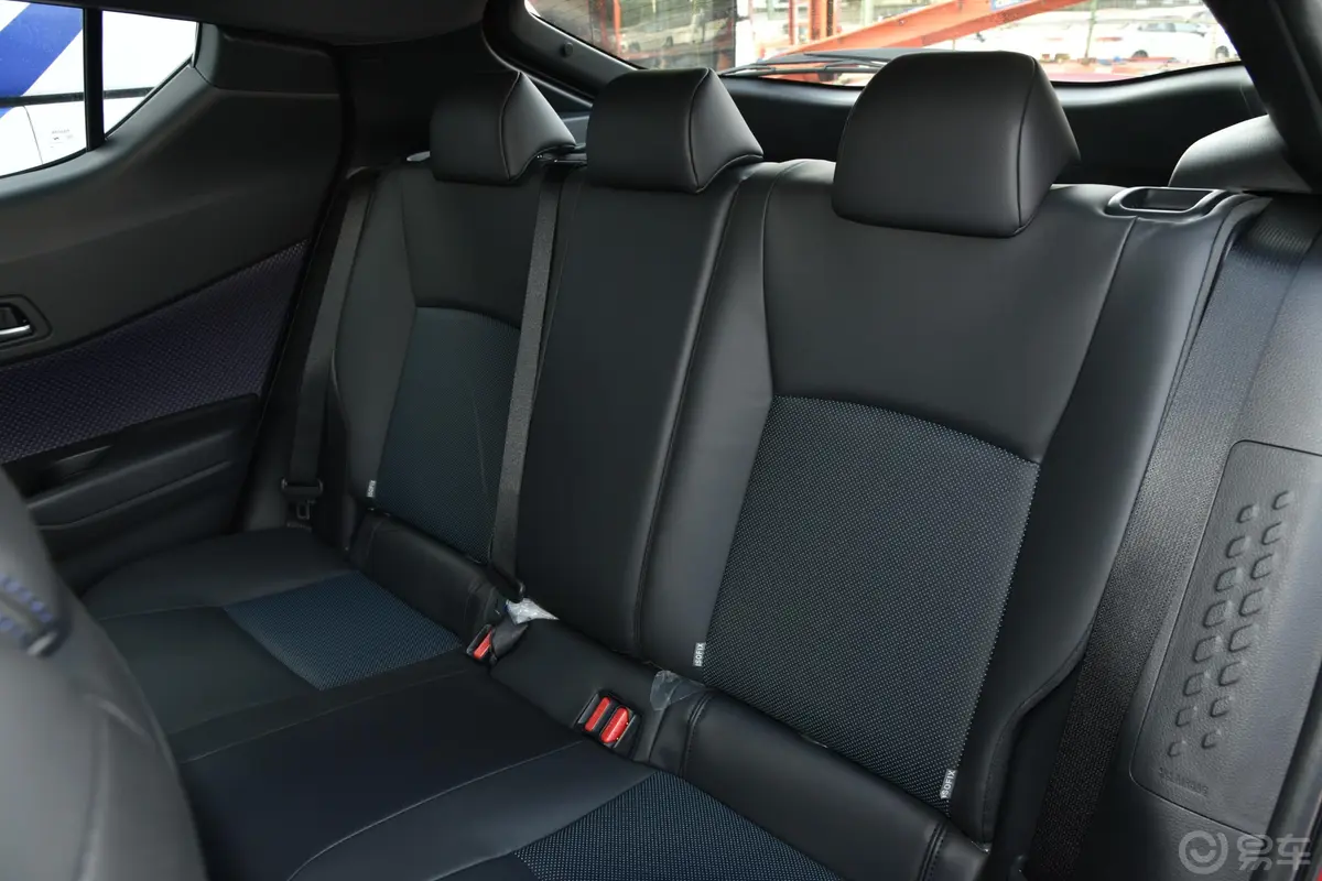 丰田C-HR2.0L CVT 豪华版后排座椅
